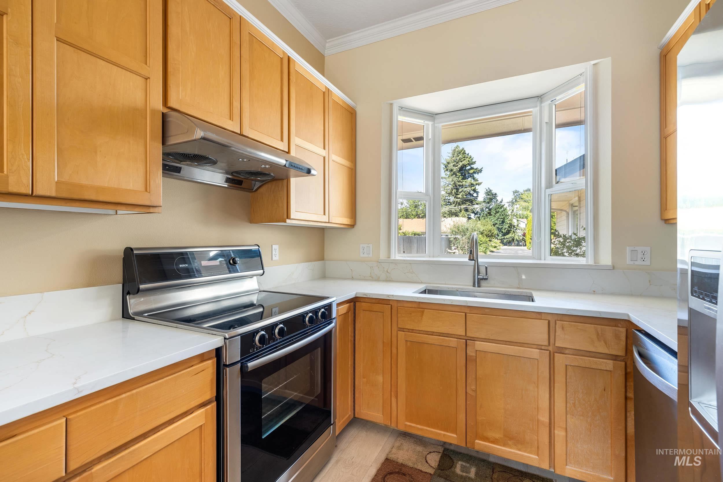 2072 N 28th St, Boise, Idaho 83702, 2 Bedrooms, 2 Bathrooms, Residential For Sale, Price $449,900, 98950126