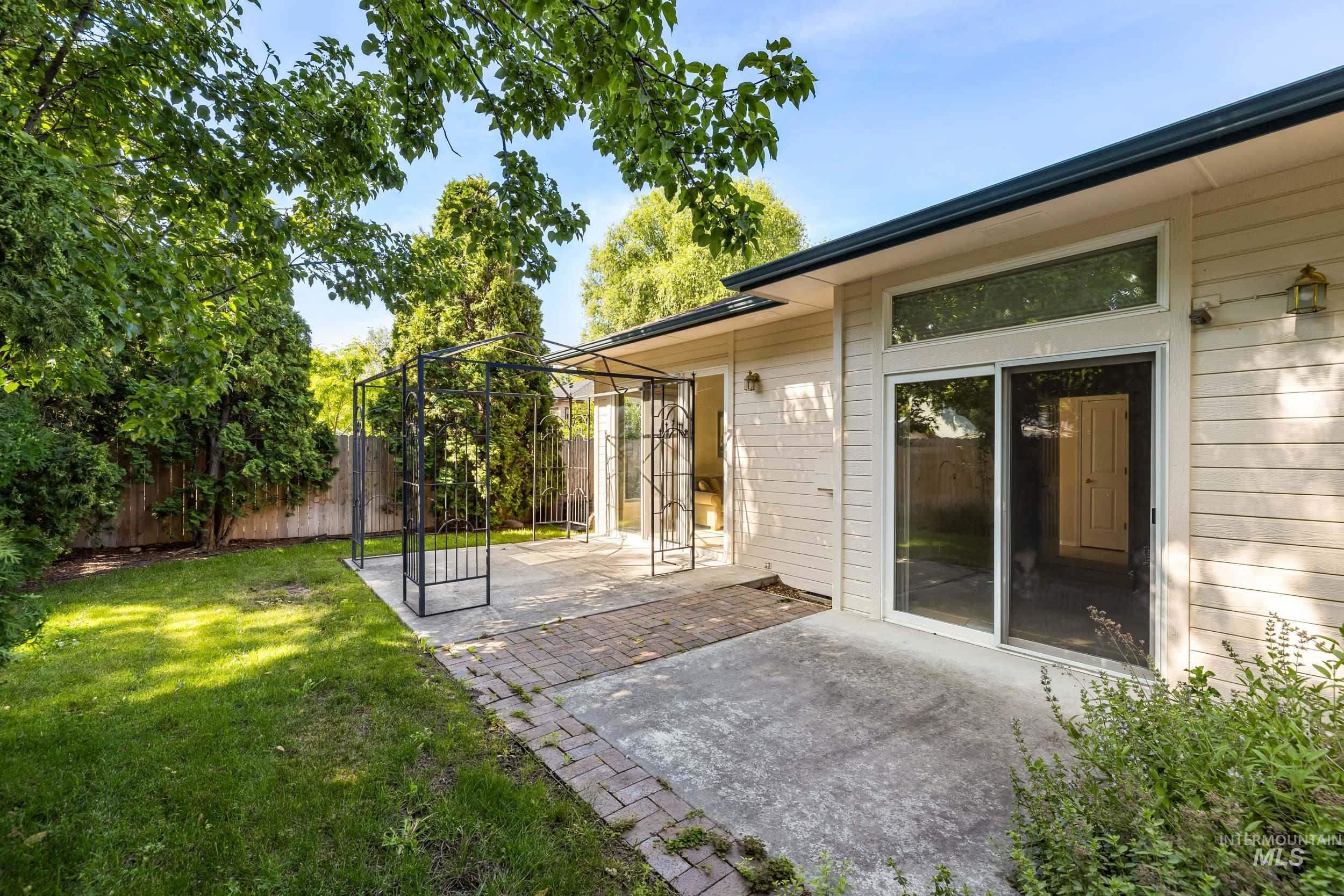 2072 N 28th St, Boise, Idaho 83702, 2 Bedrooms, 2 Bathrooms, Residential For Sale, Price $449,900, 98950126