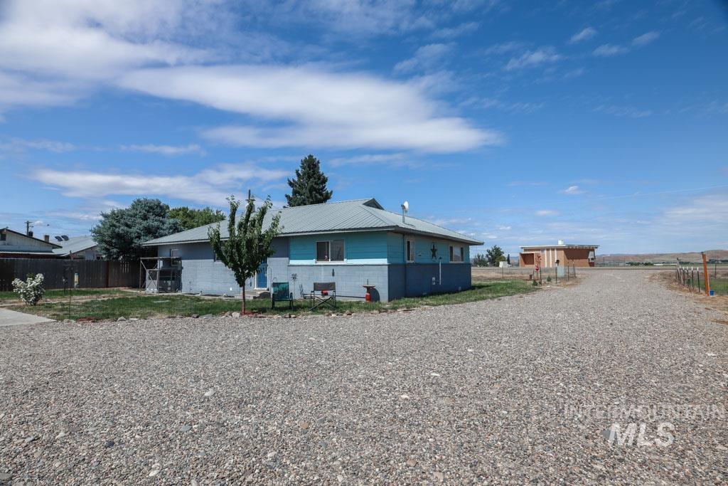 4977 Hwy 201, Ontario, Oregon 97914-0000, 3 Bedrooms, 1 Bathroom, Residential For Sale, Price $327,000, 98950144