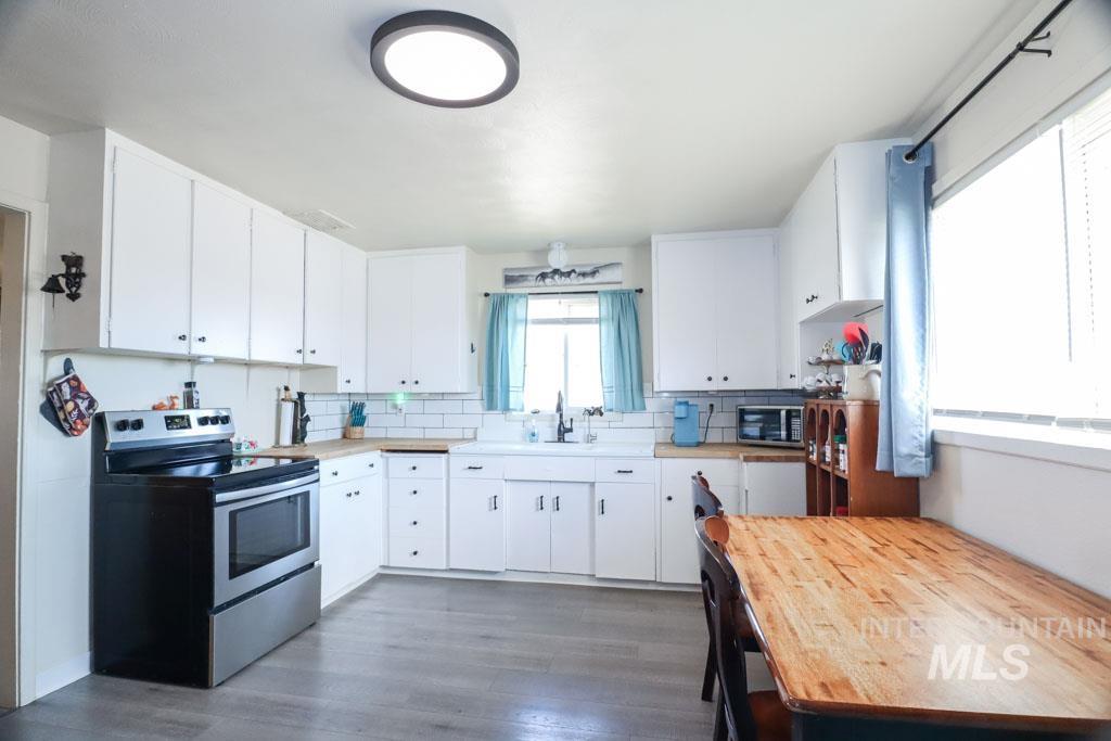 4977 Hwy 201, Ontario, Oregon 97914-0000, 3 Bedrooms, 1 Bathroom, Residential For Sale, Price $327,000, 98950144