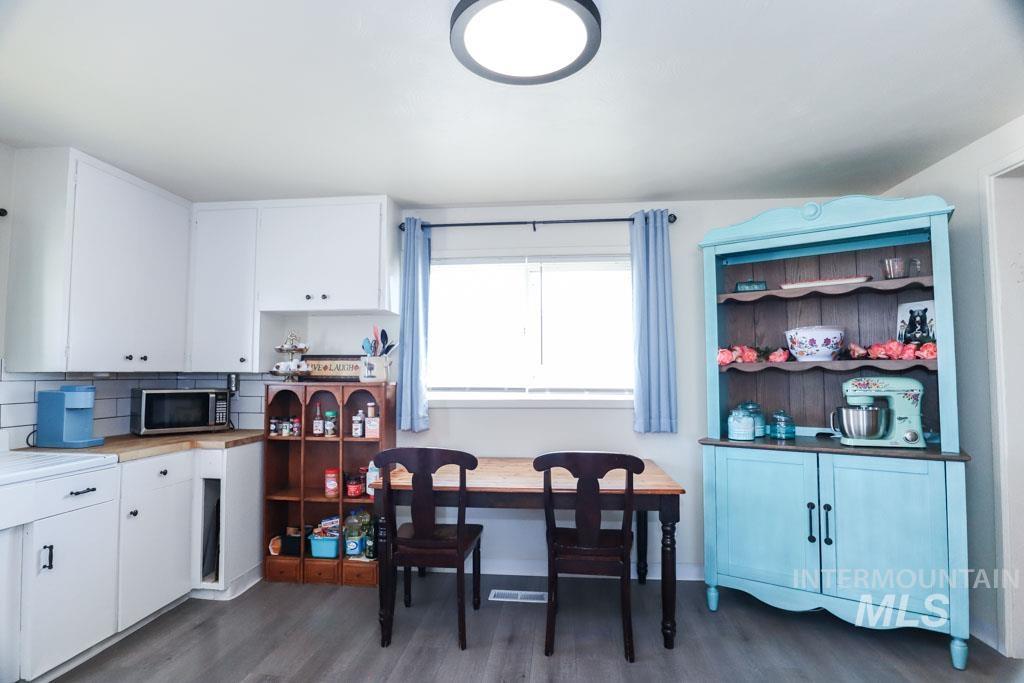 4977 Hwy 201, Ontario, Oregon 97914-0000, 3 Bedrooms, 1 Bathroom, Residential For Sale, Price $327,000, 98950144