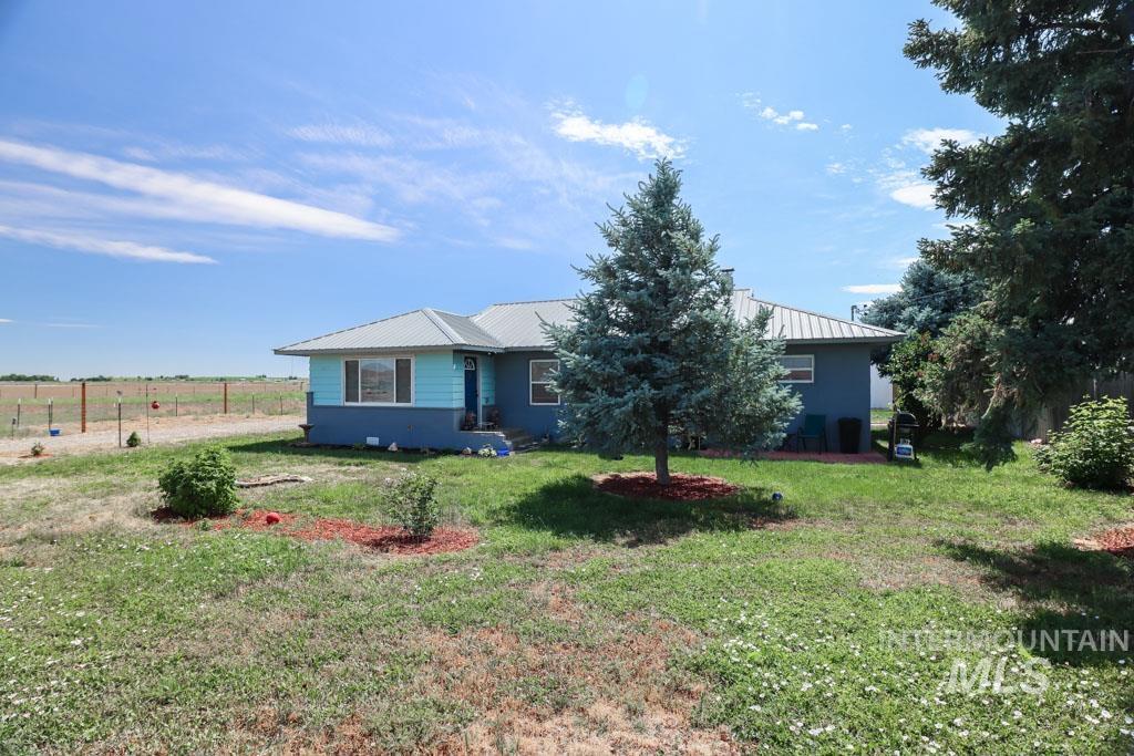 4977 Hwy 201, Ontario, Oregon 97914-0000, 3 Bedrooms, 1 Bathroom, Residential For Sale, Price $327,000, 98950144