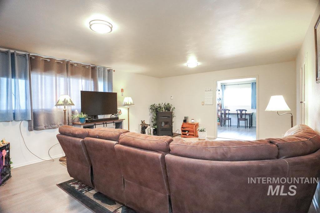 4977 Hwy 201, Ontario, Oregon 97914-0000, 3 Bedrooms, 1 Bathroom, Residential For Sale, Price $327,000, 98950144