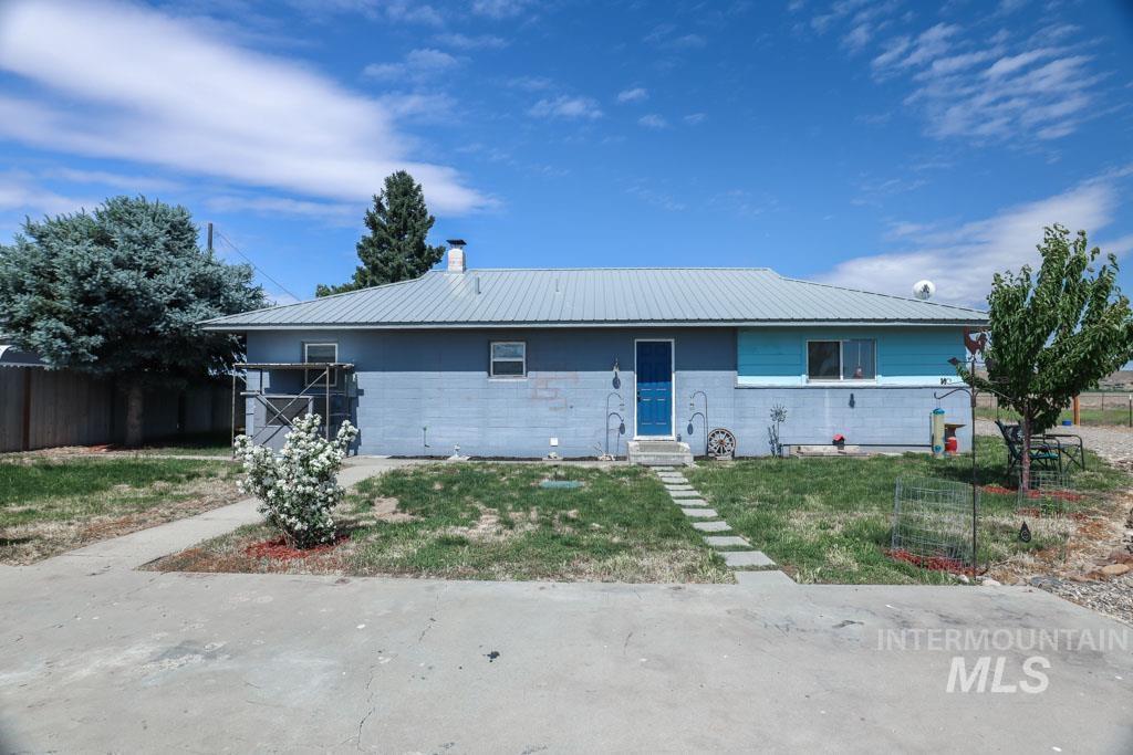 4977 Hwy 201, Ontario, Oregon 97914-0000, 3 Bedrooms, 1 Bathroom, Residential For Sale, Price $327,000, 98950144