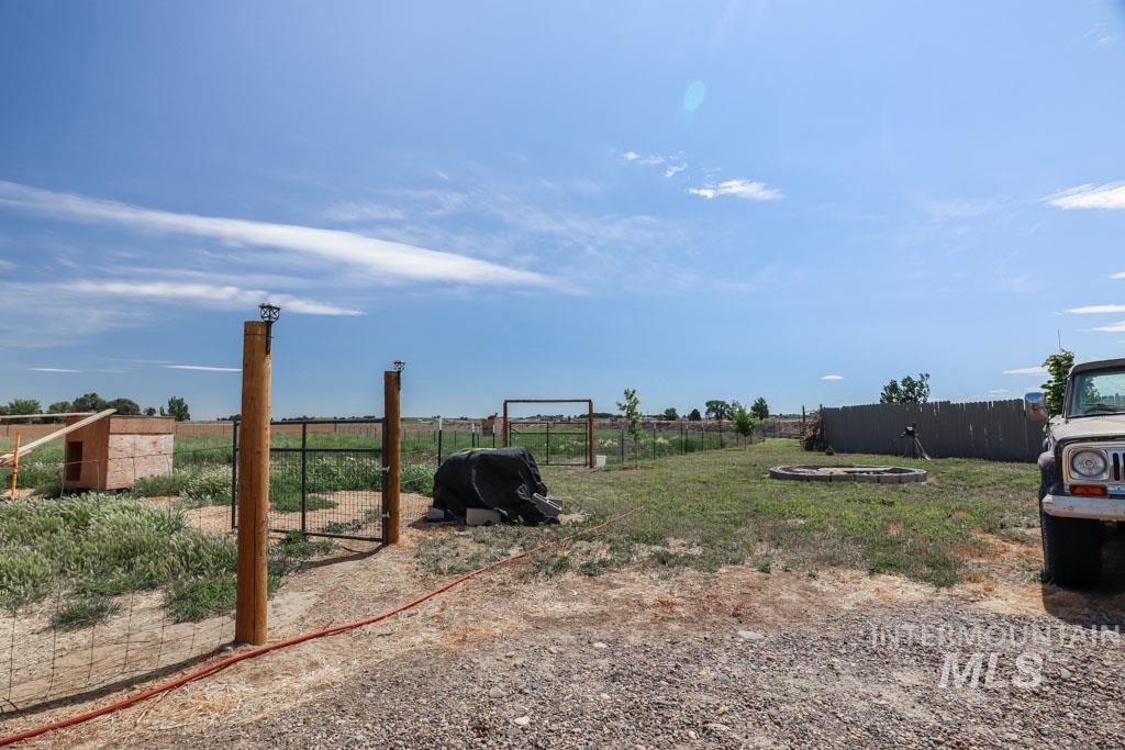 4977 Hwy 201, Ontario, Oregon 97914-0000, 3 Bedrooms, 1 Bathroom, Residential For Sale, Price $327,000, 98950144