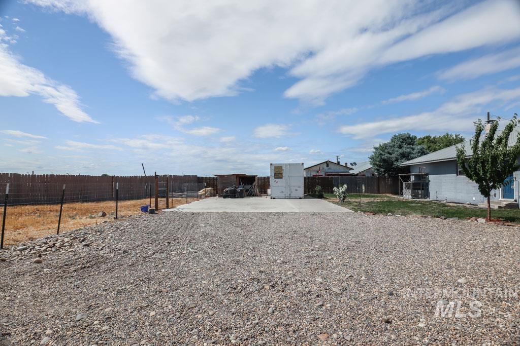 4977 Hwy 201, Ontario, Oregon 97914-0000, 3 Bedrooms, 1 Bathroom, Residential For Sale, Price $327,000, 98950144