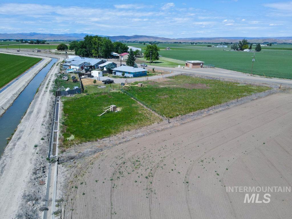 4977 Hwy 201, Ontario, Oregon 97914-0000, 3 Bedrooms, 1 Bathroom, Residential For Sale, Price $327,000, 98950144