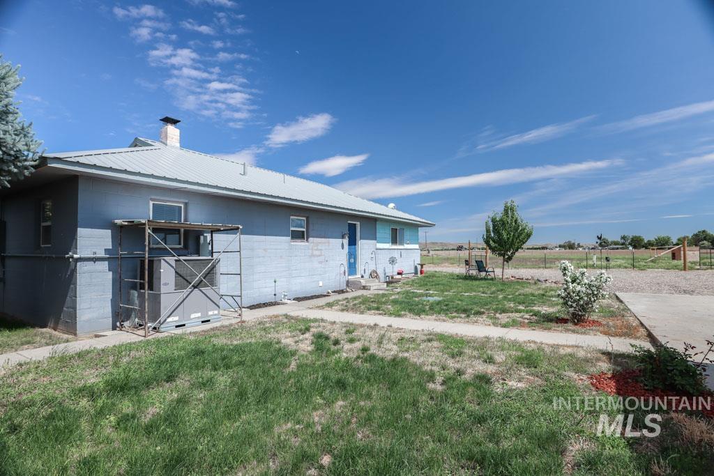 4977 Hwy 201, Ontario, Oregon 97914-0000, 3 Bedrooms, 1 Bathroom, Residential For Sale, Price $327,000, 98950144