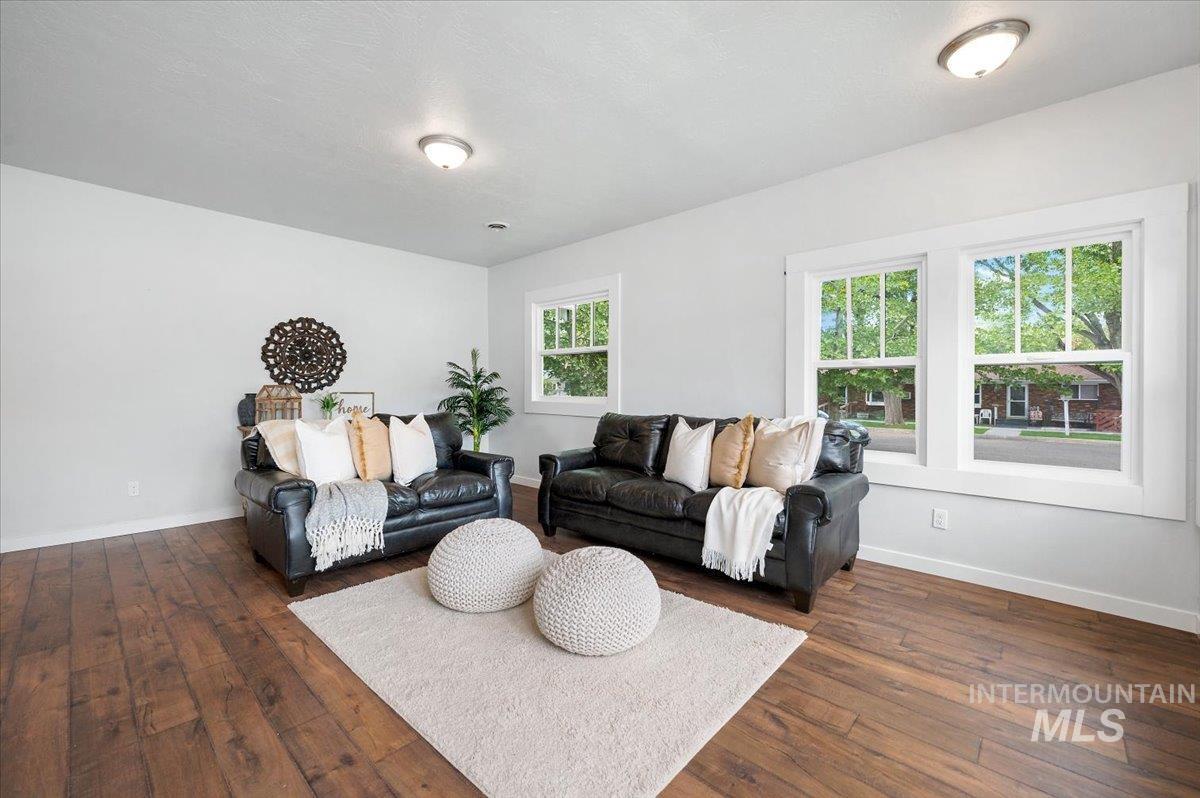 1704 Blaine, Caldwell, Idaho 83605, 6 Bedrooms, 3 Bathrooms, Residential For Sale, Price $449,000, 98950166