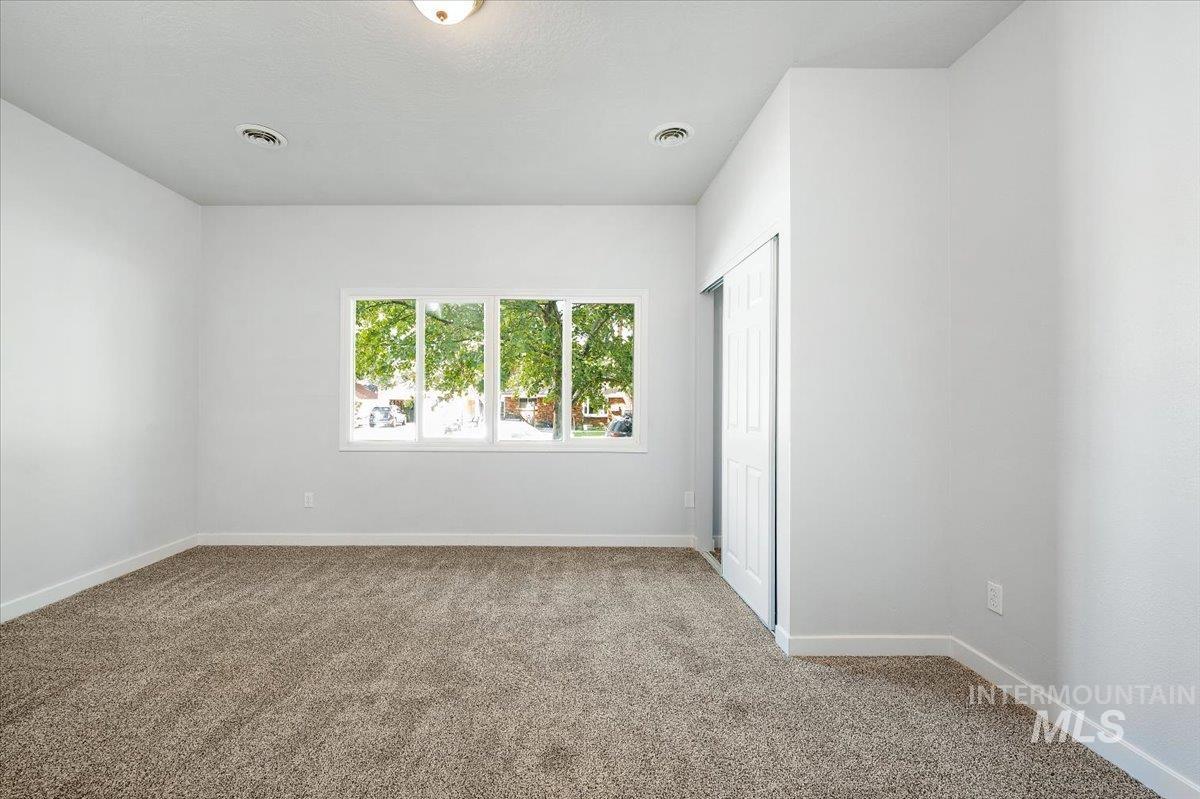 1704 Blaine, Caldwell, Idaho 83605, 6 Bedrooms, 3 Bathrooms, Residential For Sale, Price $449,000, 98950166