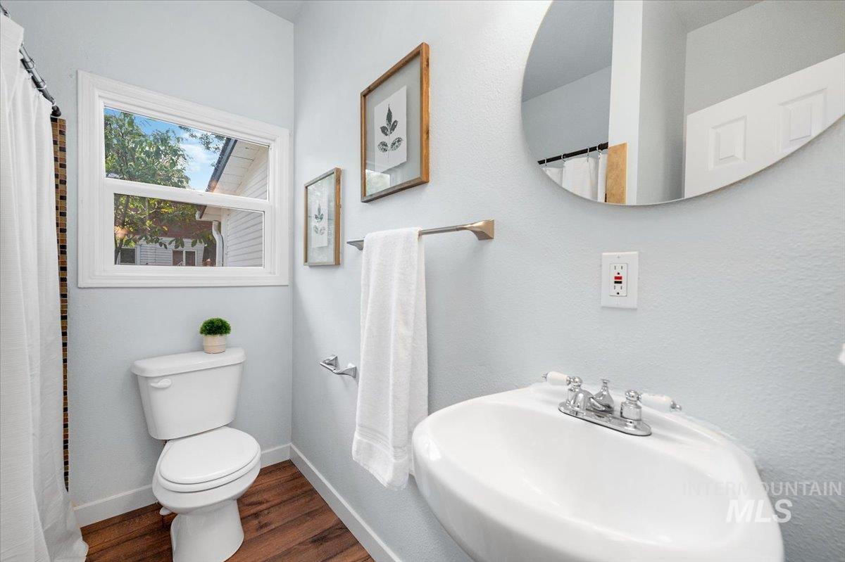 1704 Blaine, Caldwell, Idaho 83605, 6 Bedrooms, 3 Bathrooms, Residential For Sale, Price $449,000, 98950166