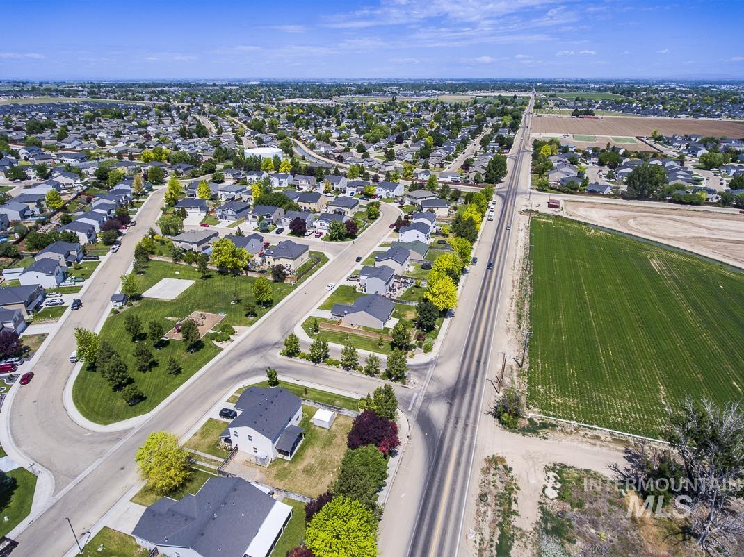 16346 Silver Creek Ave, Caldwell, Idaho 83607, 3 Bedrooms, 2.5 Bathrooms, Residential For Sale, Price $423,900, 98950182