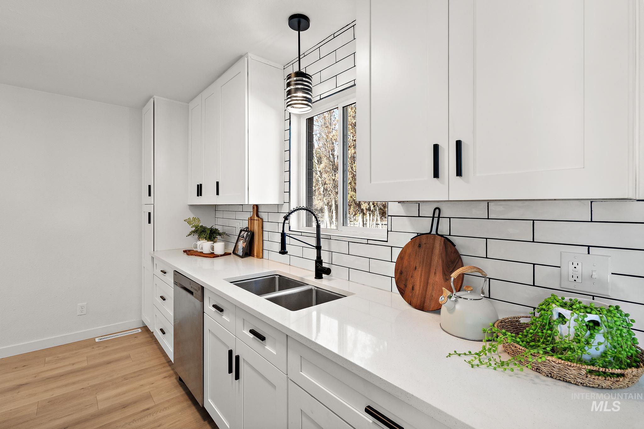 5338 W Spaulding St., Boise, Idaho 83705, 5 Bedrooms, 2 Bathrooms, Residential For Sale, Price $519,000, 98950184