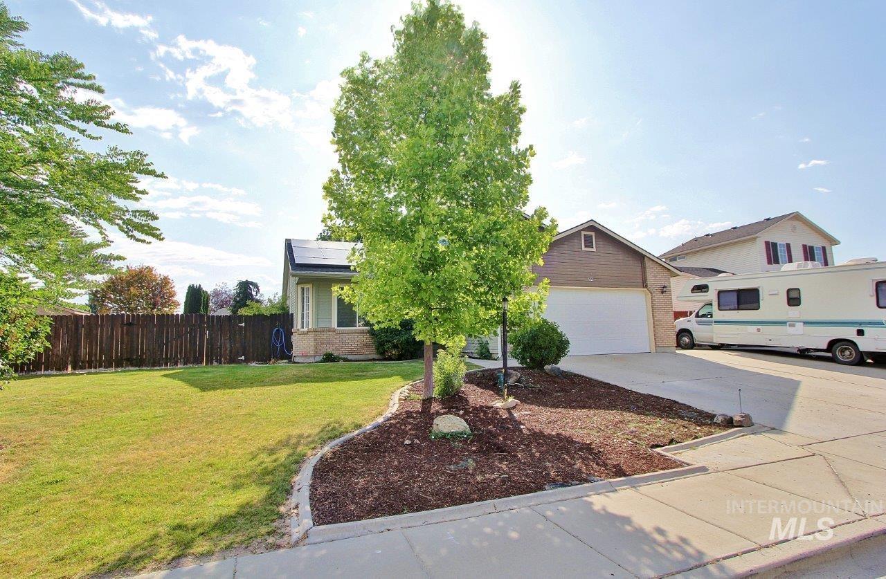 82 N Wedgwood Drive, Nampa, Idaho 83651, 4 Bedrooms, 3 Bathrooms, Residential For Sale, Price $399,999, 98950202