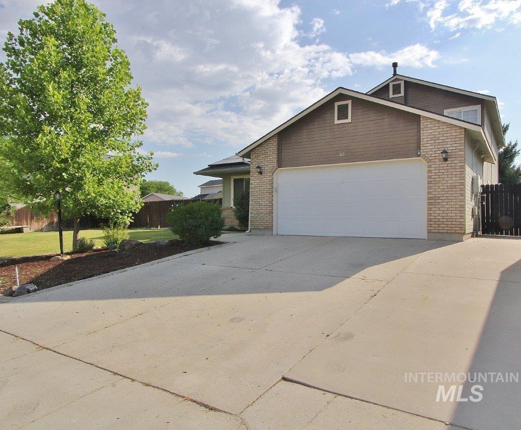 82 N Wedgwood Drive, Nampa, Idaho 83651, 4 Bedrooms, 3 Bathrooms, Residential For Sale, Price $399,999, 98950202