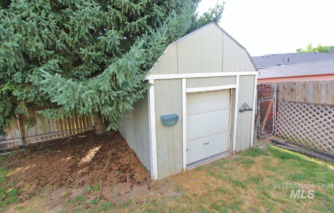 82 N Wedgwood Drive, Nampa, Idaho 83651, 4 Bedrooms, 3 Bathrooms, Residential For Sale, Price $399,999, 98950202