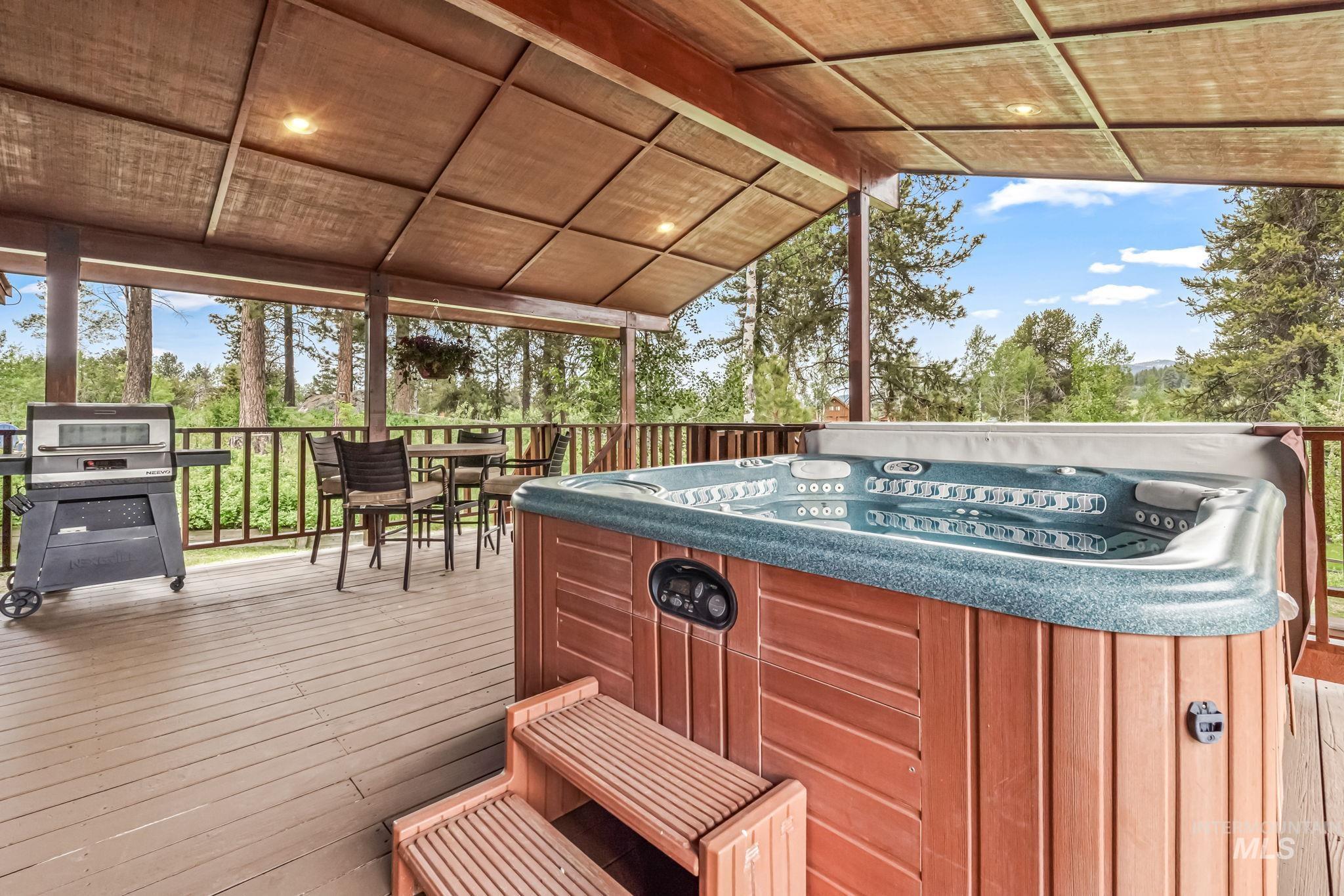 14060 Deerfield, McCall, Idaho 83638, 4 Bedrooms, 3.5 Bathrooms, Residential For Sale, Price $1,650,000, 98950206