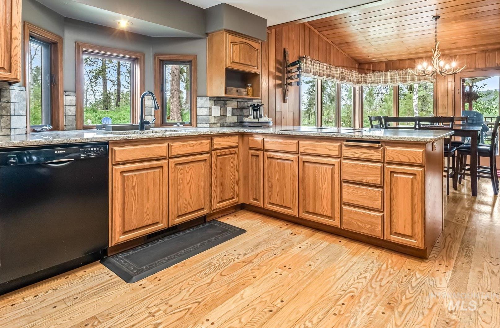 14060 Deerfield, McCall, Idaho 83638, 4 Bedrooms, 3.5 Bathrooms, Residential For Sale, Price $1,650,000, 98950206