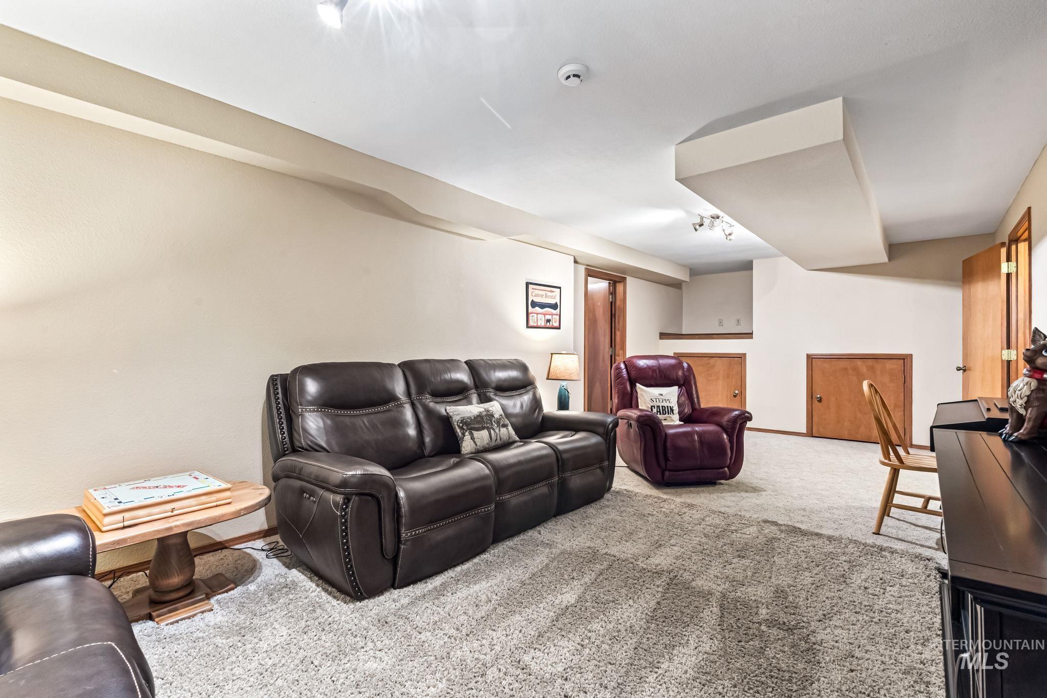 14060 Deerfield, McCall, Idaho 83638, 4 Bedrooms, 3.5 Bathrooms, Residential For Sale, Price $1,650,000, 98950206