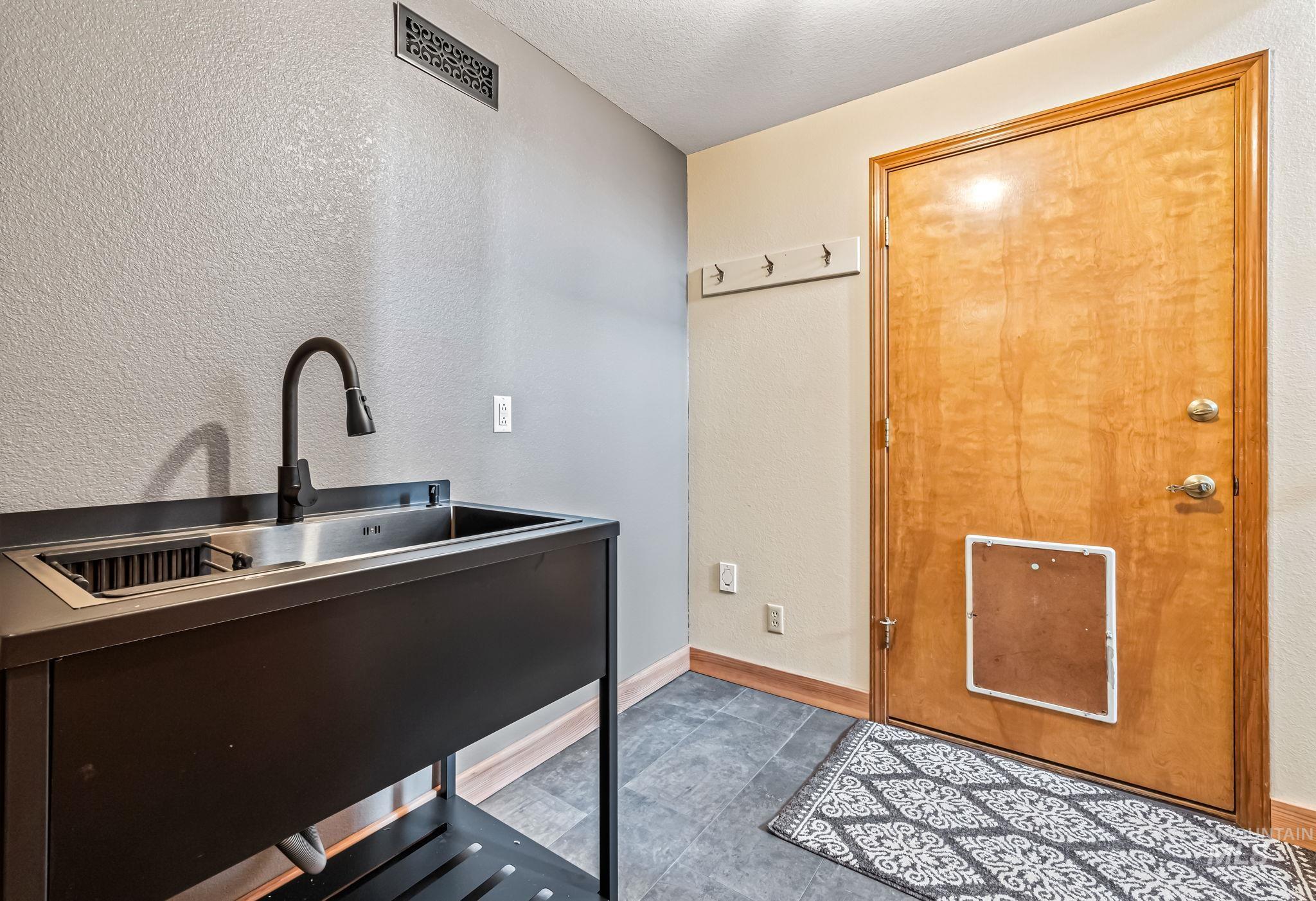 14060 Deerfield, McCall, Idaho 83638, 4 Bedrooms, 3.5 Bathrooms, Residential For Sale, Price $1,650,000, 98950206