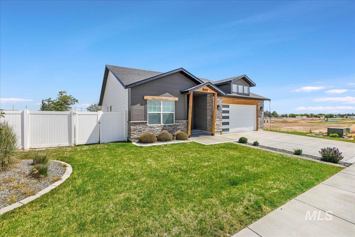 503 April Ave, Twin Falls, Idaho 83301, 3 Bedrooms, 2 Bathrooms, Residential For Sale, Price $415,000, 98950216