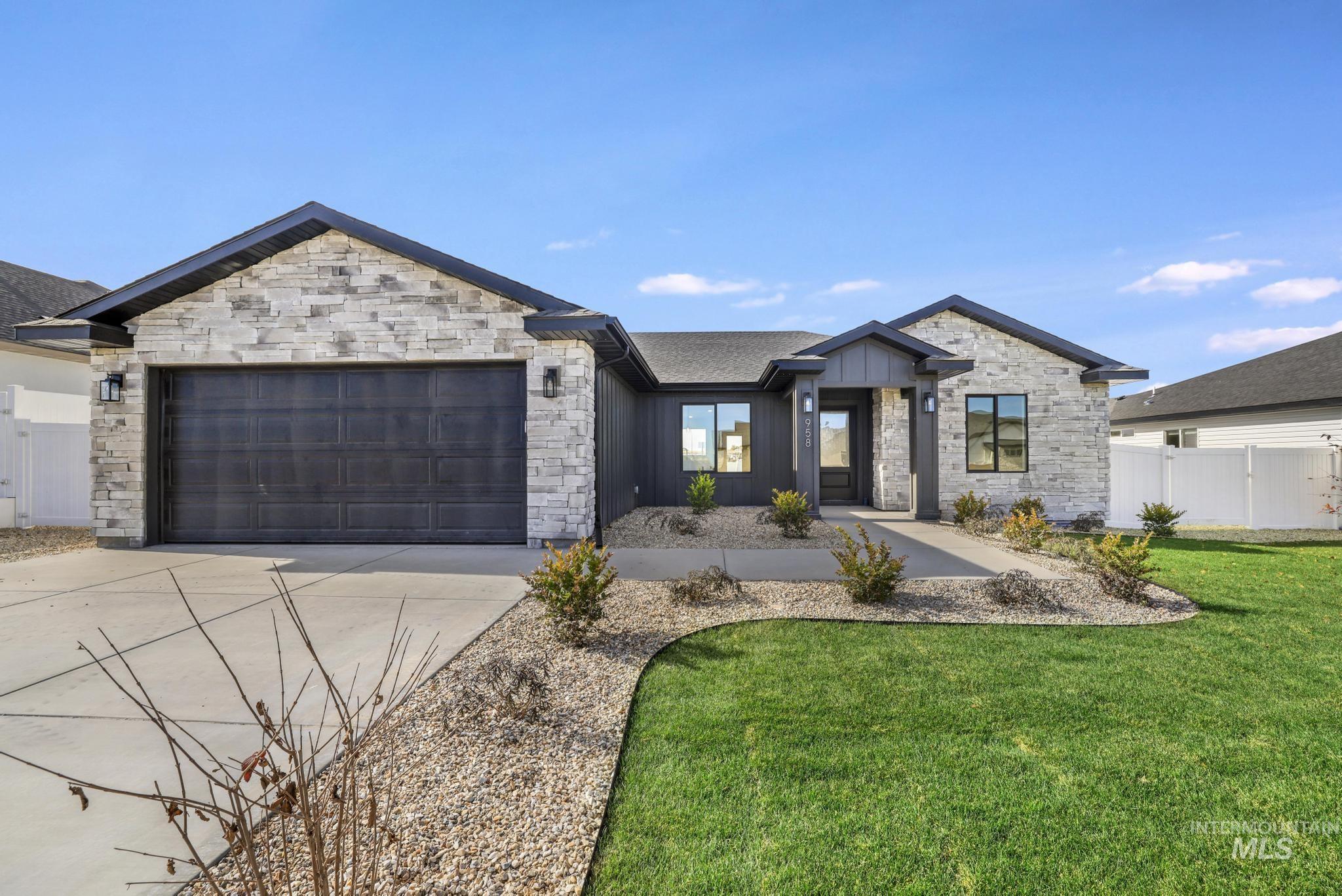 958 Gregory Way, Twin Falls, Idaho 83301, 4 Bedrooms, 2 Bathrooms, Residential For Sale, Price $416,000, 98950220