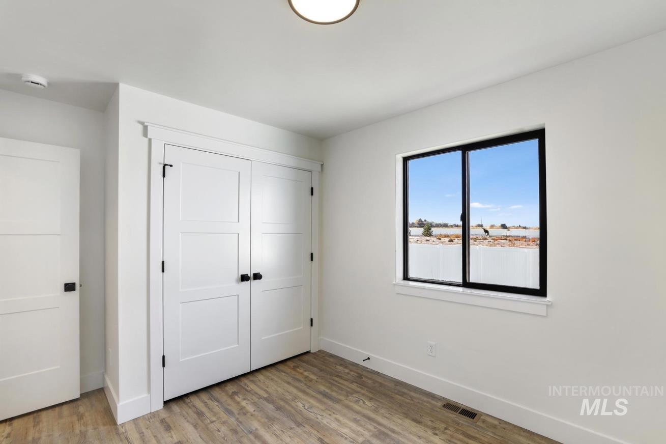 958 Gregory Way, Twin Falls, Idaho 83301, 4 Bedrooms, 2 Bathrooms, Residential For Sale, Price $416,000, 98950220