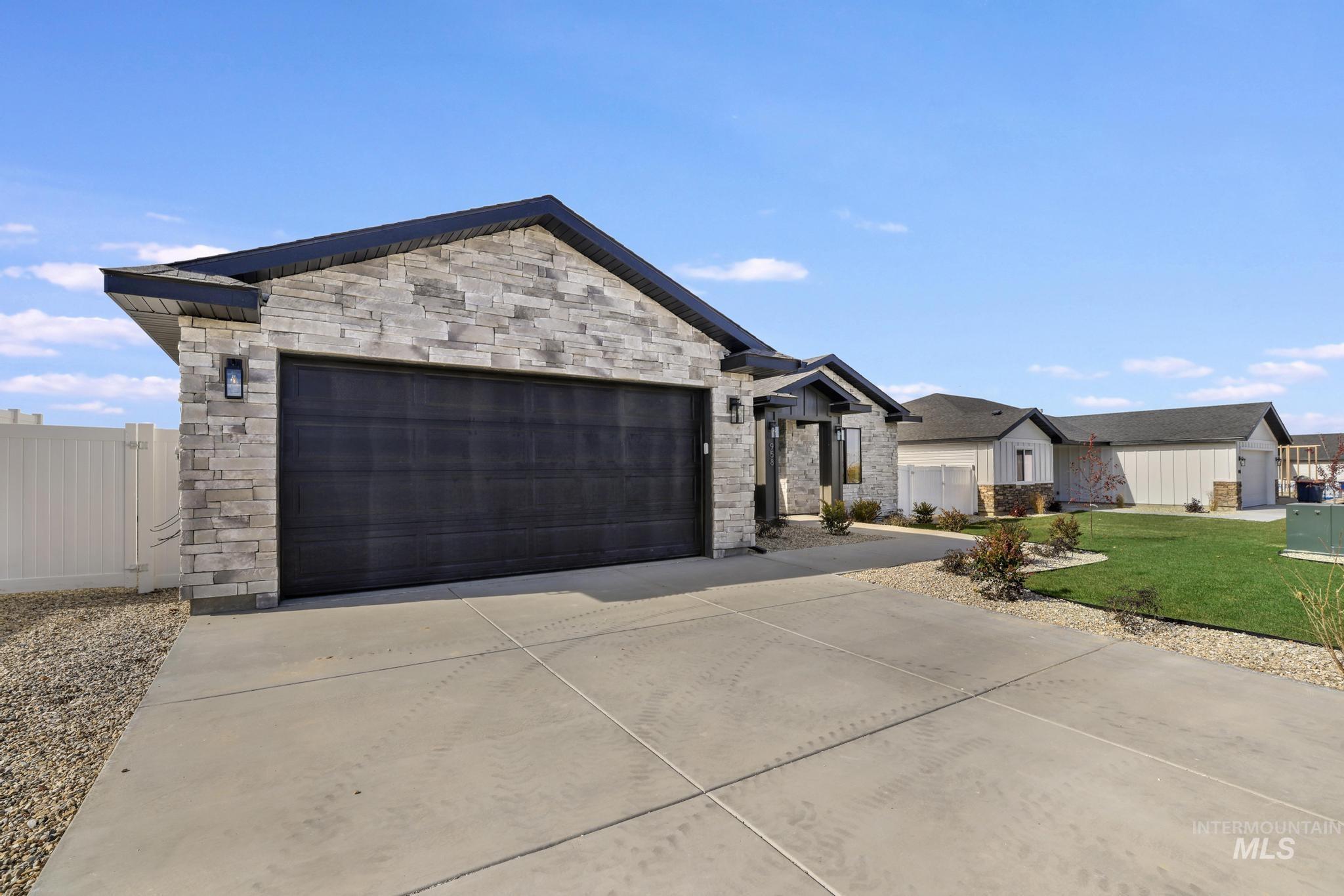 958 Gregory Way, Twin Falls, Idaho 83301, 4 Bedrooms, 2 Bathrooms, Residential For Sale, Price $416,000, 98950220