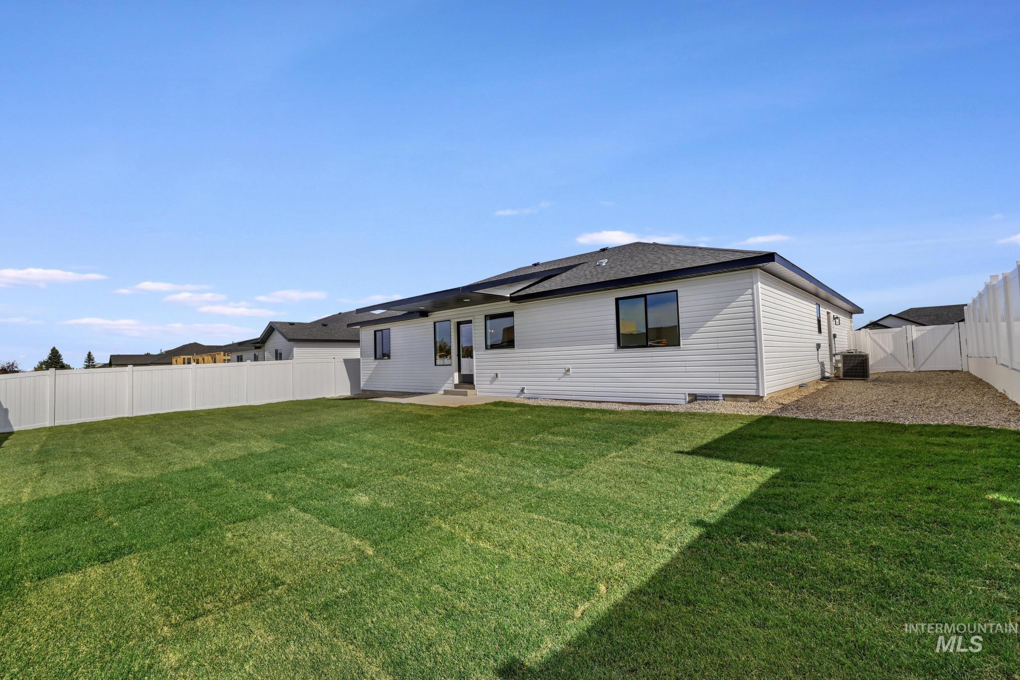 958 Gregory Way, Twin Falls, Idaho 83301, 4 Bedrooms, 2 Bathrooms, Residential For Sale, Price $416,000, 98950220