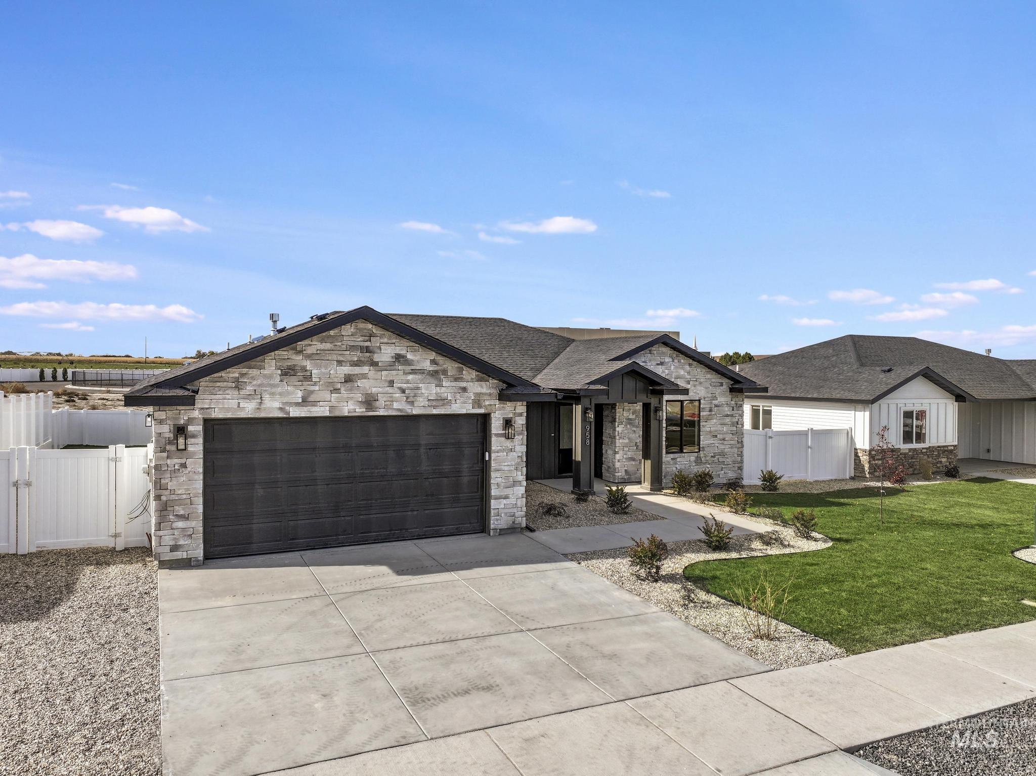 958 Gregory Way, Twin Falls, Idaho 83301, 4 Bedrooms, 2 Bathrooms, Residential For Sale, Price $416,000, 98950220