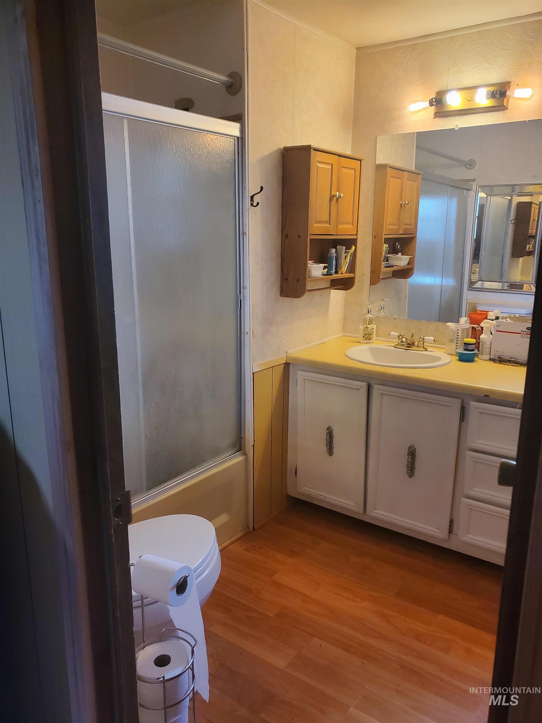 198 South hills, Twin Falls, Idaho 83301-0000, 2 Bedrooms, 1 Bathroom, Residential For Sale, Price $55,000, 98950228