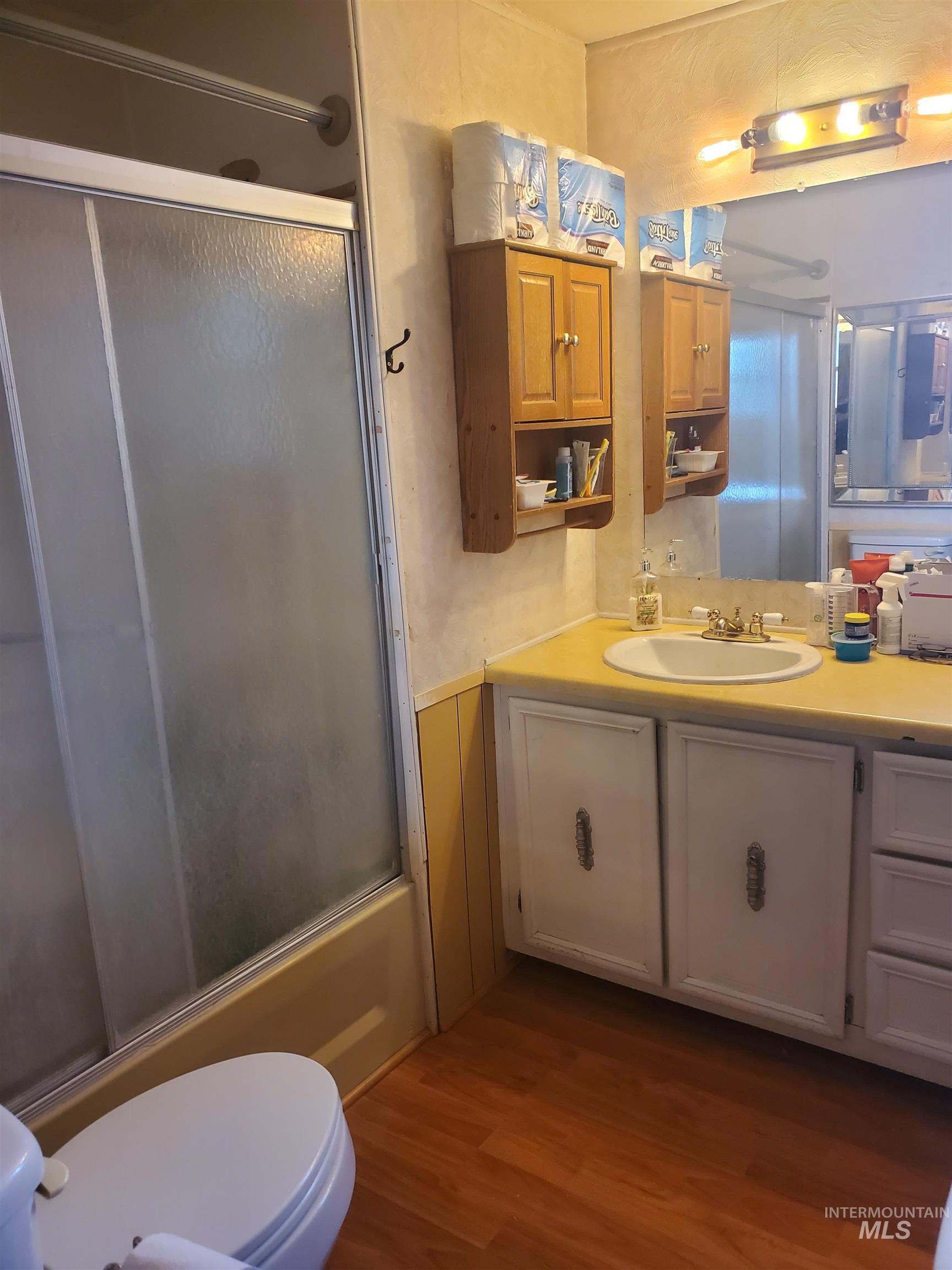 198 South hills, Twin Falls, Idaho 83301-0000, 2 Bedrooms, 1 Bathroom, Residential For Sale, Price $55,000, 98950228