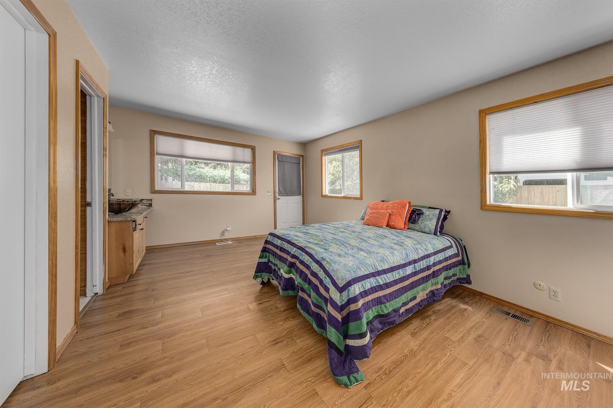 5132 S Council Bluffs Way, Boise, Idaho 83716, 3 Bedrooms, 2 Bathrooms, Residential For Sale, Price $530,000, 98950241