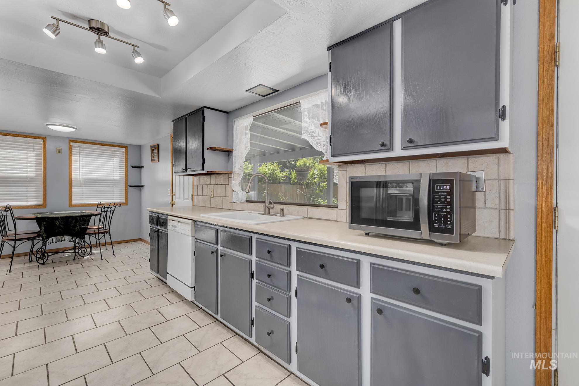 5132 S Council Bluffs Way, Boise, Idaho 83716, 3 Bedrooms, 2 Bathrooms, Residential For Sale, Price $530,000, 98950241