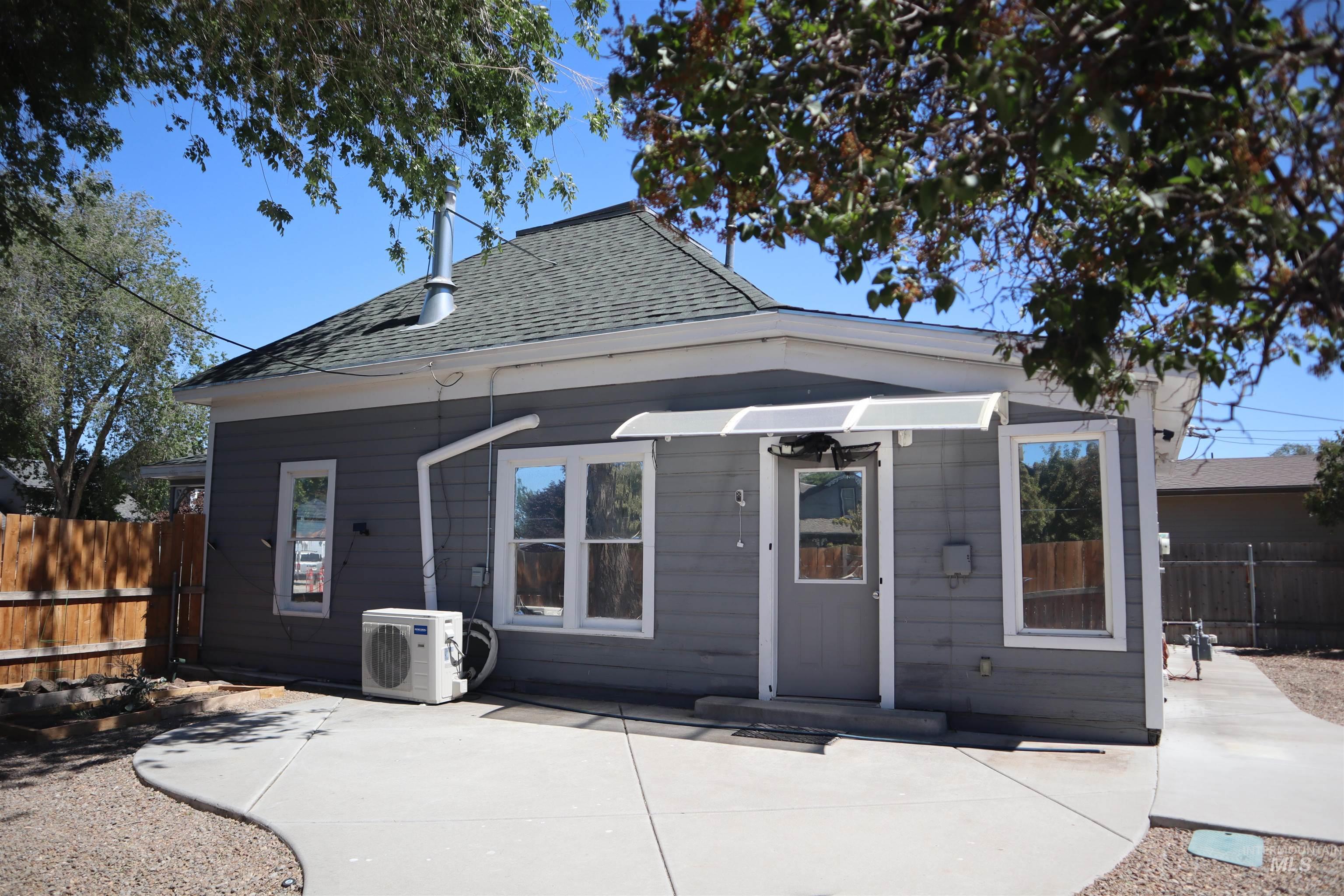 585 N 5th E, Mountain Home, Idaho 83647, 2 Bedrooms, 1 Bathroom, Residential For Sale, Price $255,000, 98950267