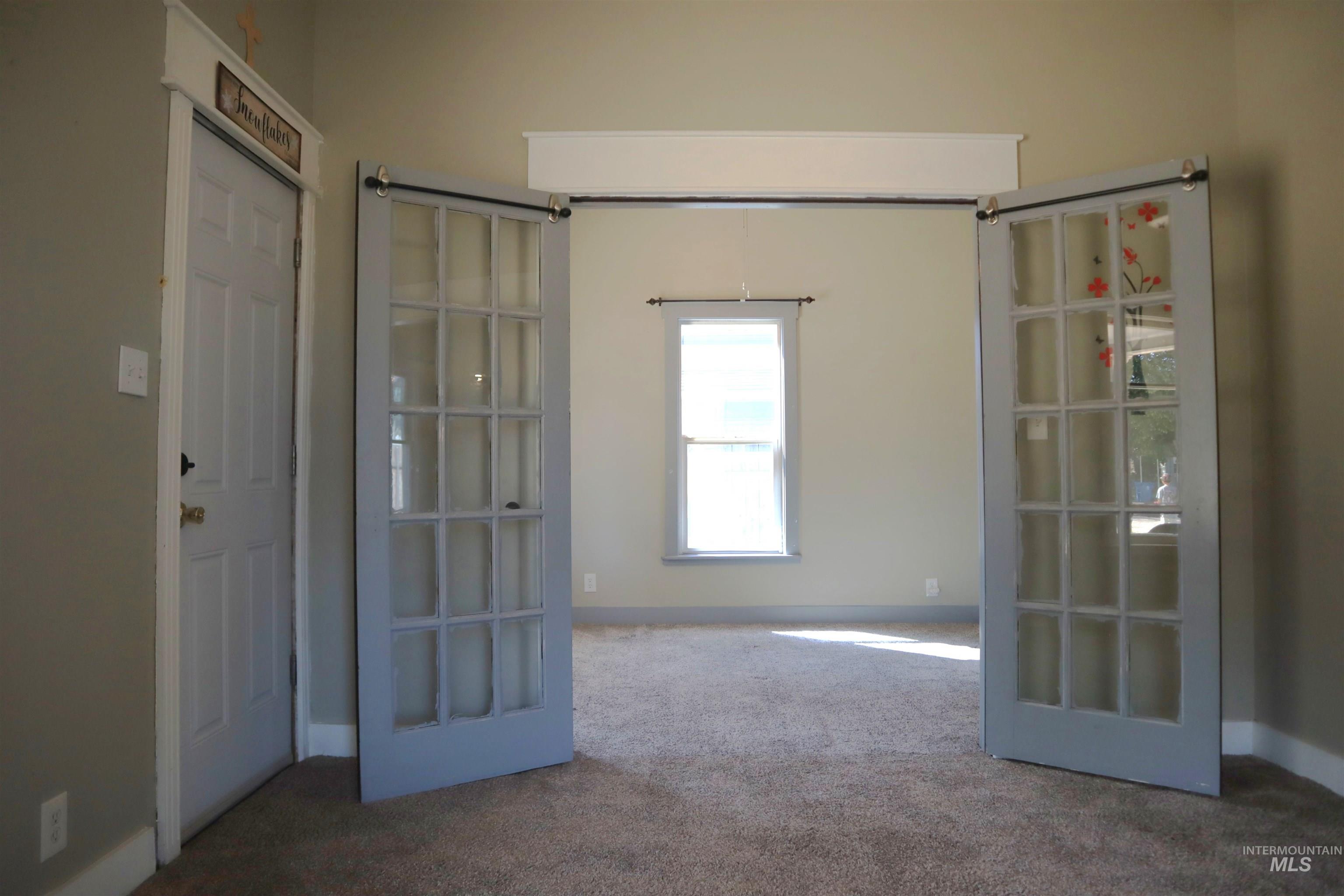 585 N 5th E, Mountain Home, Idaho 83647, 2 Bedrooms, 1 Bathroom, Residential For Sale, Price $255,000, 98950267