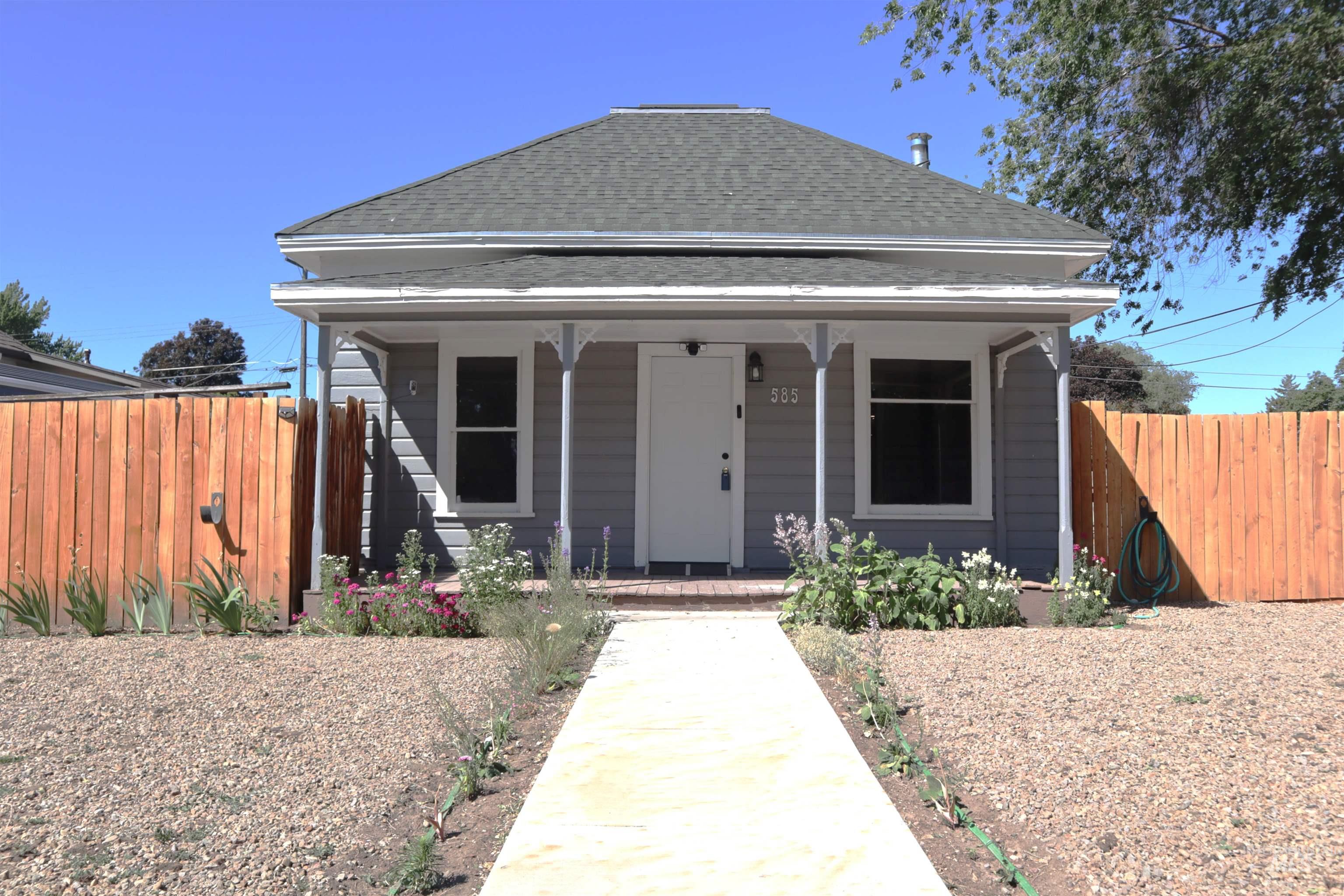 585 N 5th E, Mountain Home, Idaho 83647, 2 Bedrooms, 1 Bathroom, Residential For Sale, Price $255,000, 98950267