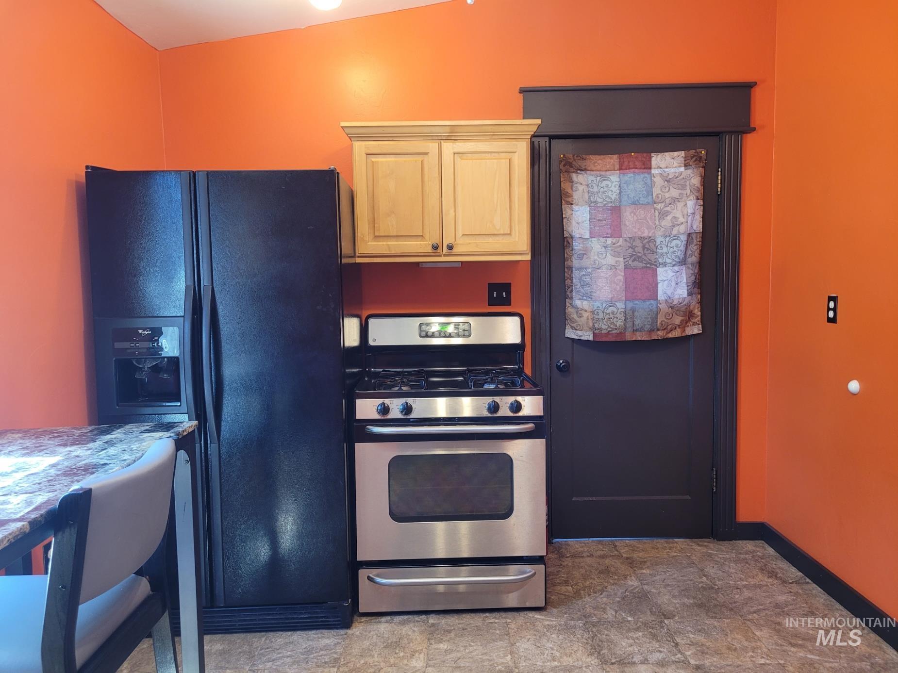 585 N 5th E, Mountain Home, Idaho 83647, 2 Bedrooms, 1 Bathroom, Residential For Sale, Price $255,000, 98950267