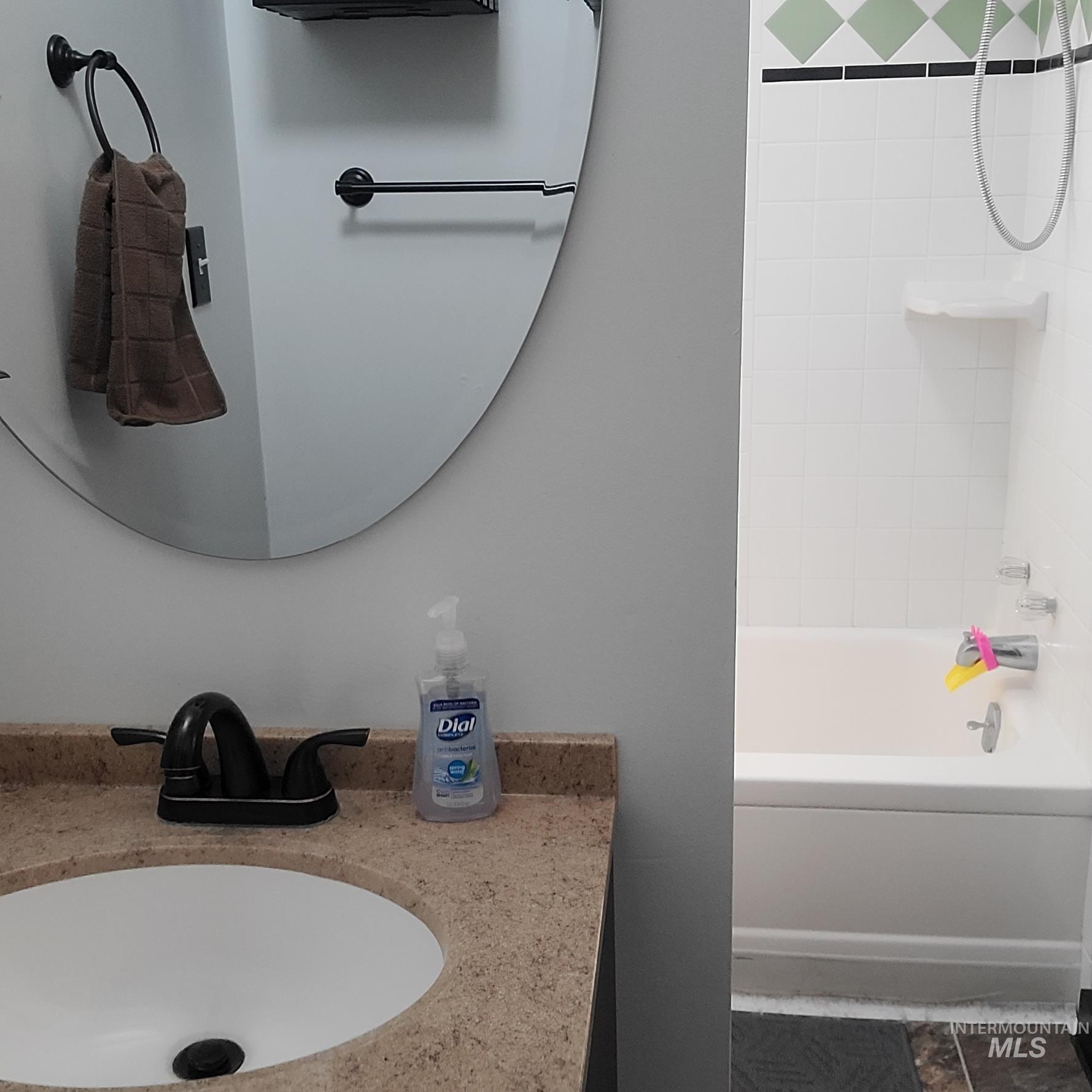 585 N 5th E, Mountain Home, Idaho 83647, 2 Bedrooms, 1 Bathroom, Residential For Sale, Price $255,000, 98950267