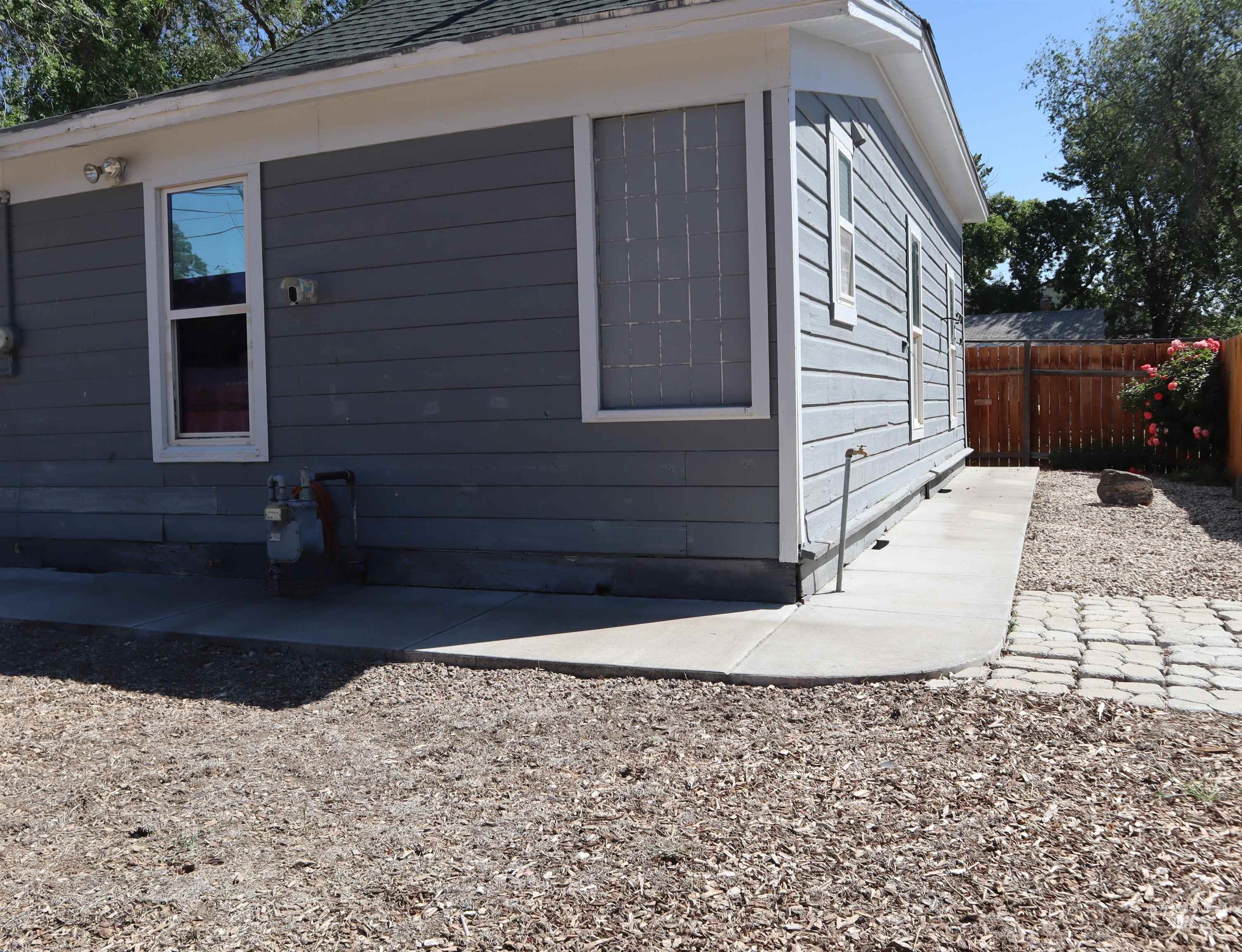 585 N 5th E, Mountain Home, Idaho 83647, 2 Bedrooms, 1 Bathroom, Residential For Sale, Price $255,000, 98950267