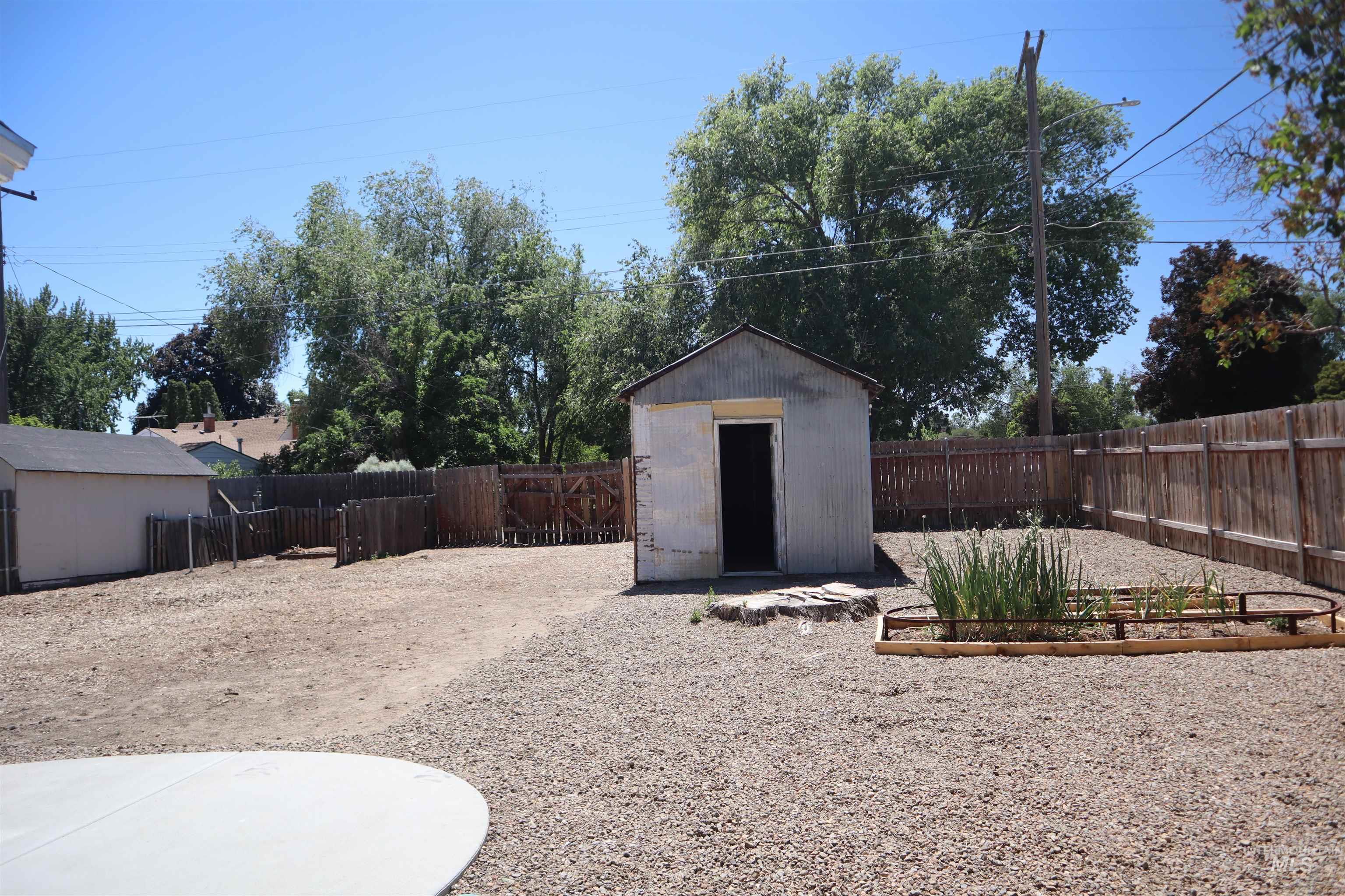 585 N 5th E, Mountain Home, Idaho 83647, 2 Bedrooms, 1 Bathroom, Residential For Sale, Price $255,000, 98950267