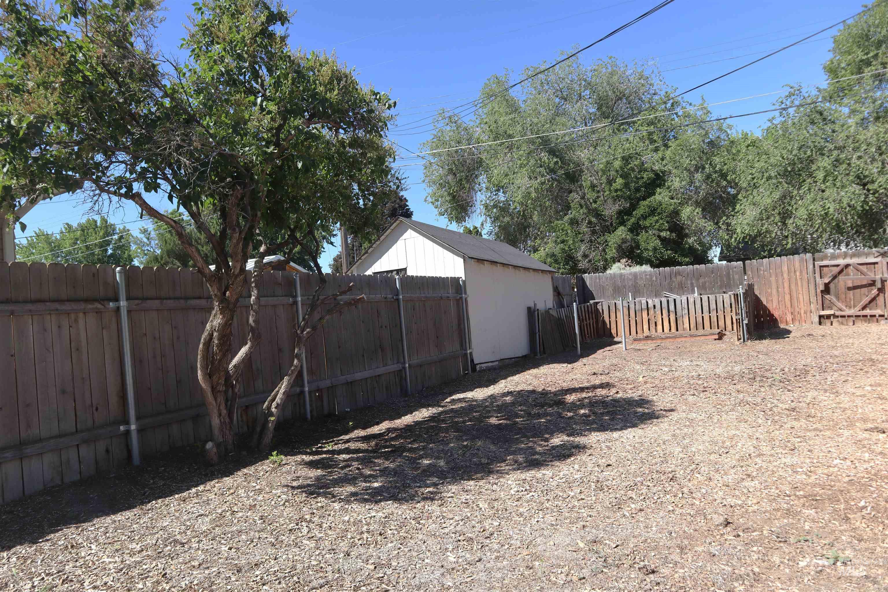 585 N 5th E, Mountain Home, Idaho 83647, 2 Bedrooms, 1 Bathroom, Residential For Sale, Price $255,000, 98950267