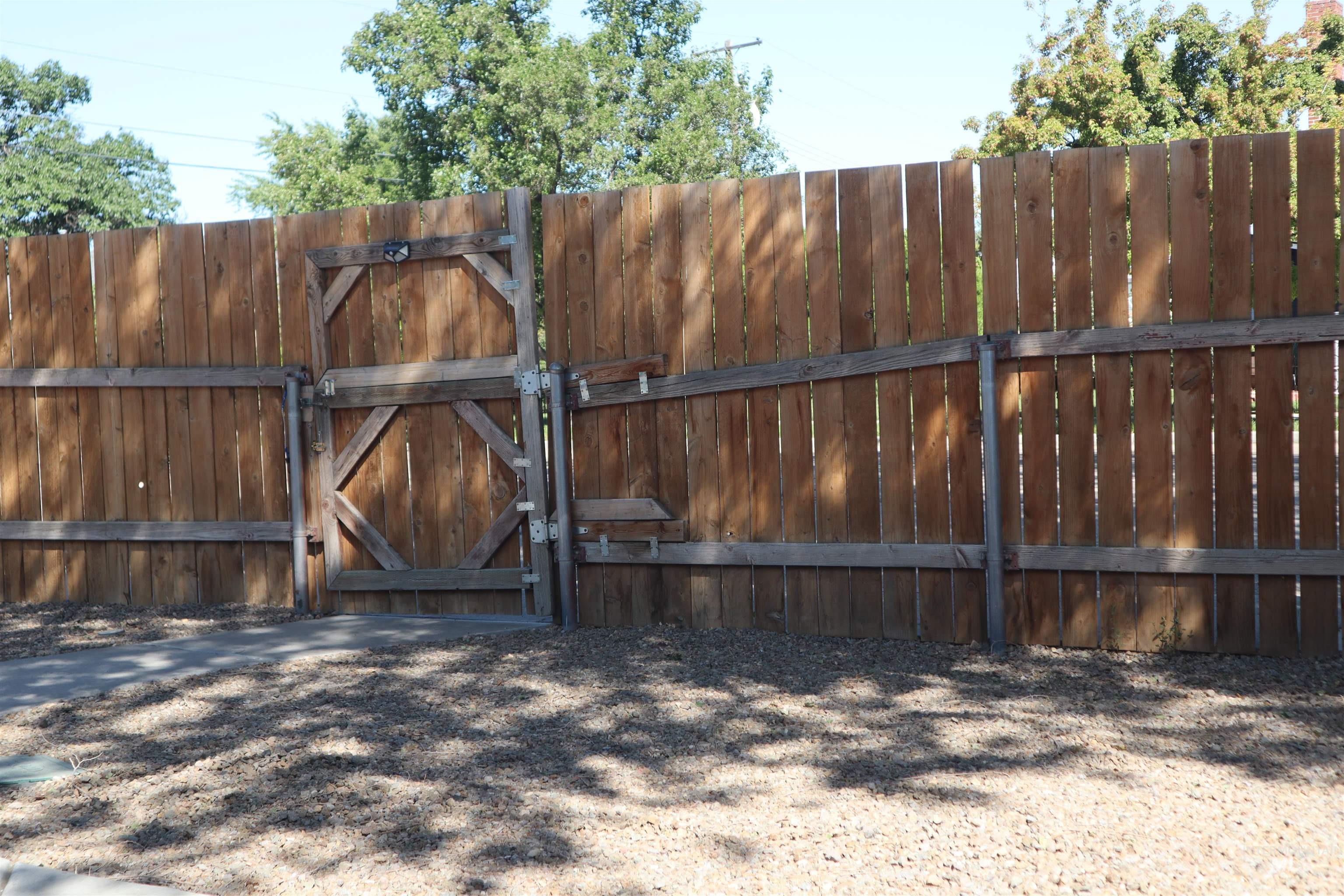 585 N 5th E, Mountain Home, Idaho 83647, 2 Bedrooms, 1 Bathroom, Residential For Sale, Price $255,000, 98950267