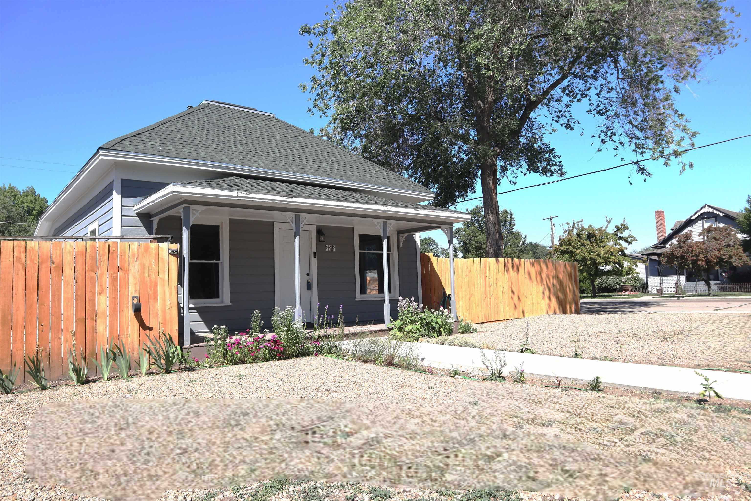 585 N 5th E, Mountain Home, Idaho 83647, 2 Bedrooms, 1 Bathroom, Residential For Sale, Price $255,000, 98950267