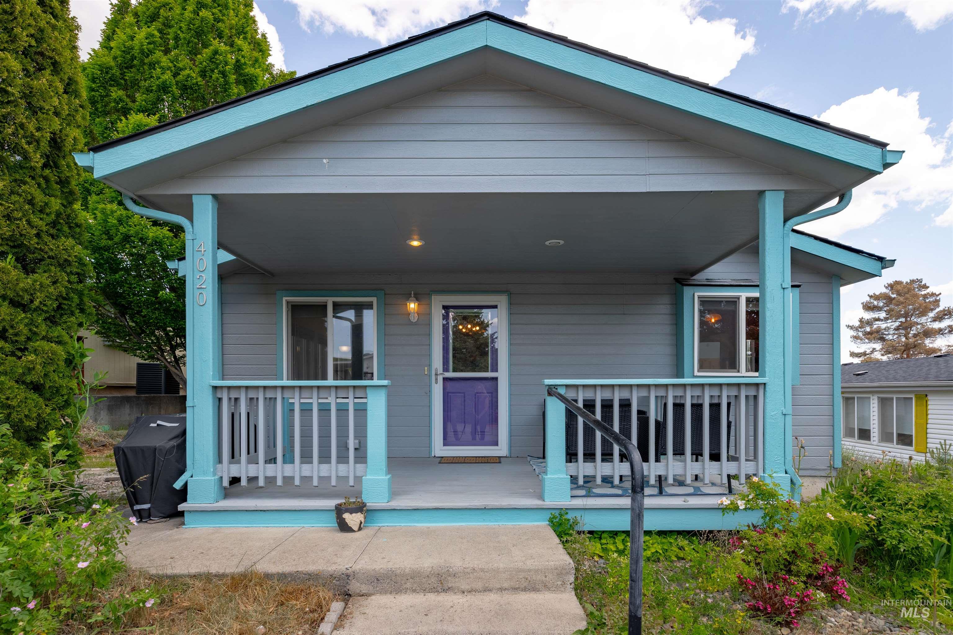 609 N Almon, Moscow, Idaho 83843, 3 Bedrooms, 2 Bathrooms, Residential For Sale, Price $160,000, 98950282