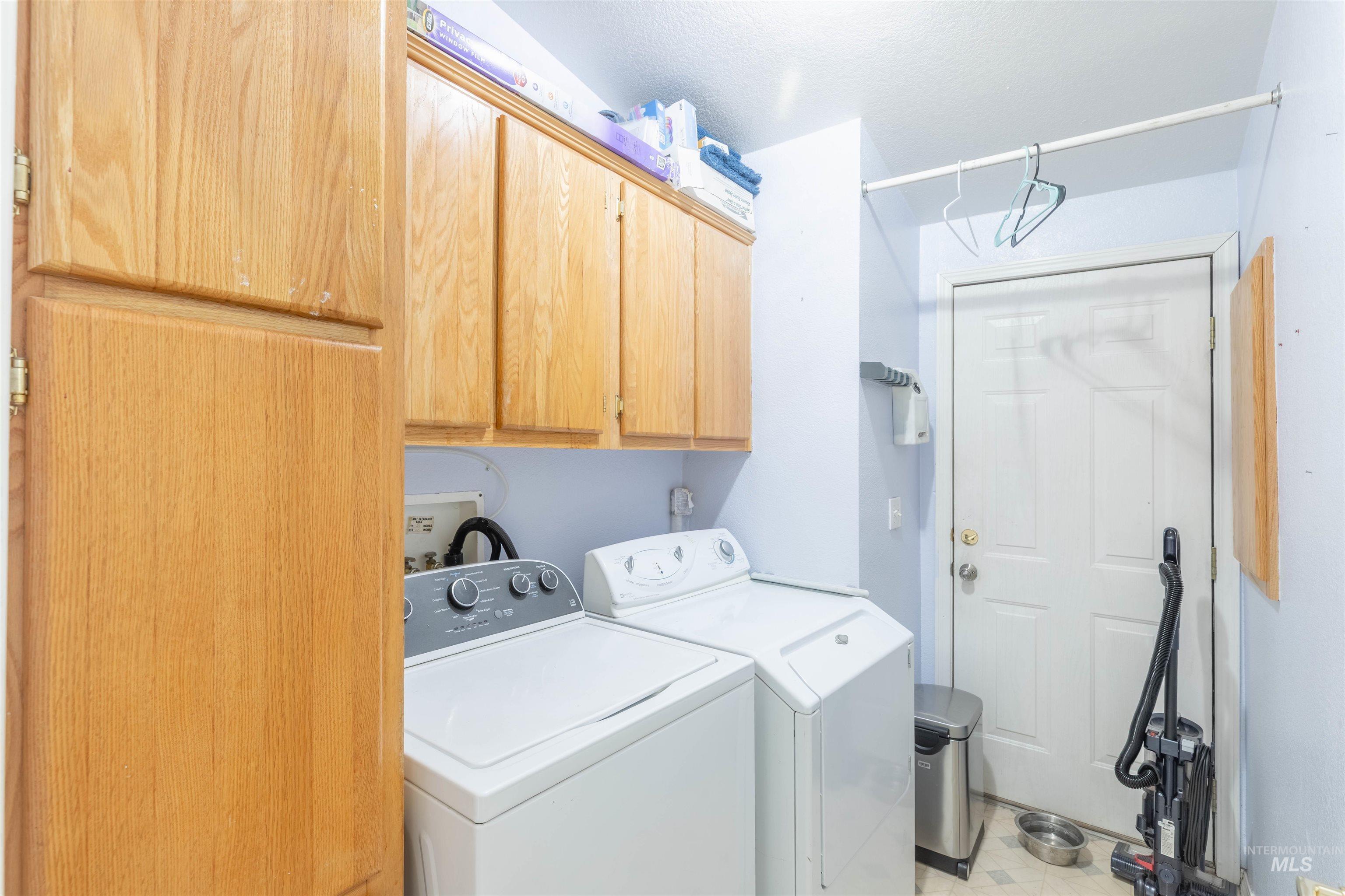 609 N Almon, Moscow, Idaho 83843, 3 Bedrooms, 2 Bathrooms, Residential For Sale, Price $160,000, 98950282