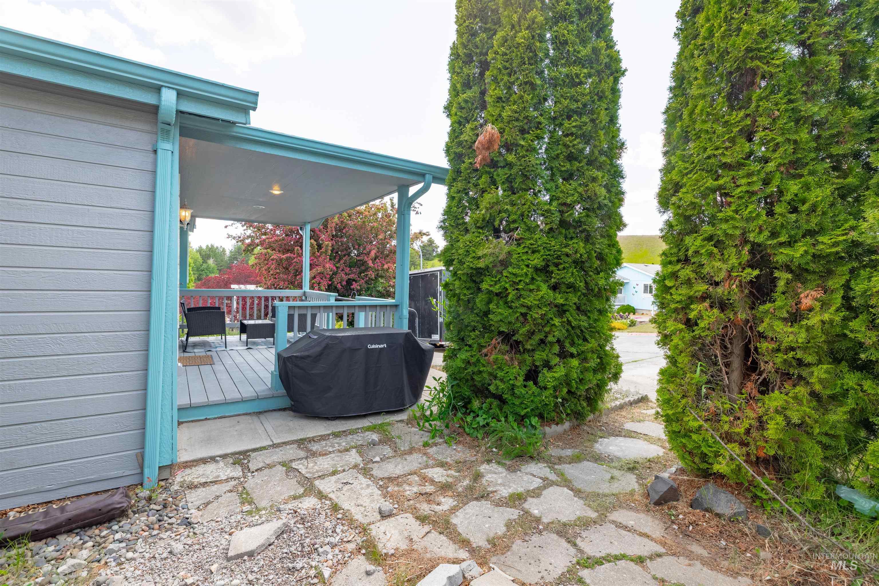 609 N Almon, Moscow, Idaho 83843, 3 Bedrooms, 2 Bathrooms, Residential For Sale, Price $160,000, 98950282