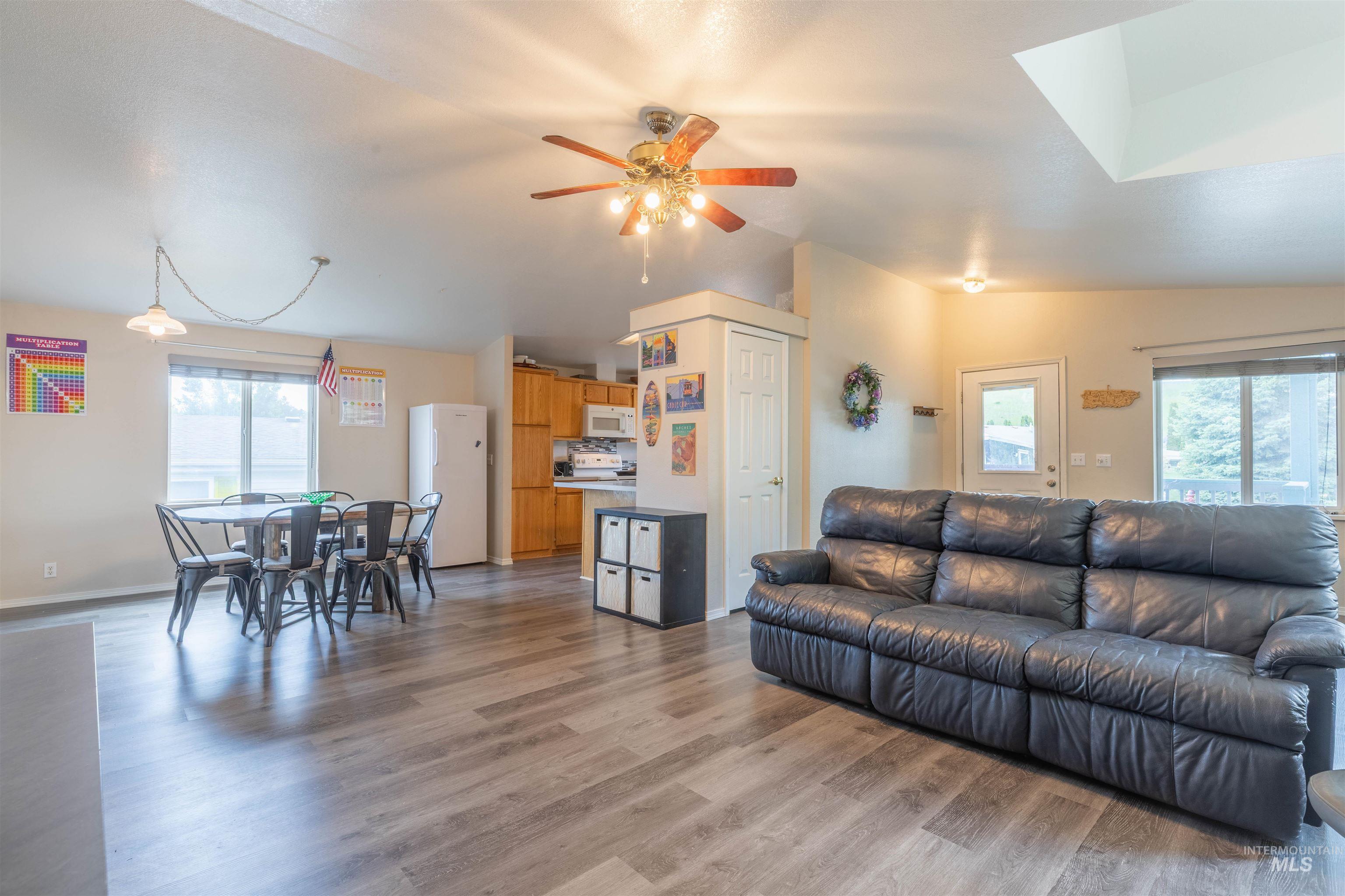 609 N Almon, Moscow, Idaho 83843, 3 Bedrooms, 2 Bathrooms, Residential For Sale, Price $160,000, 98950282