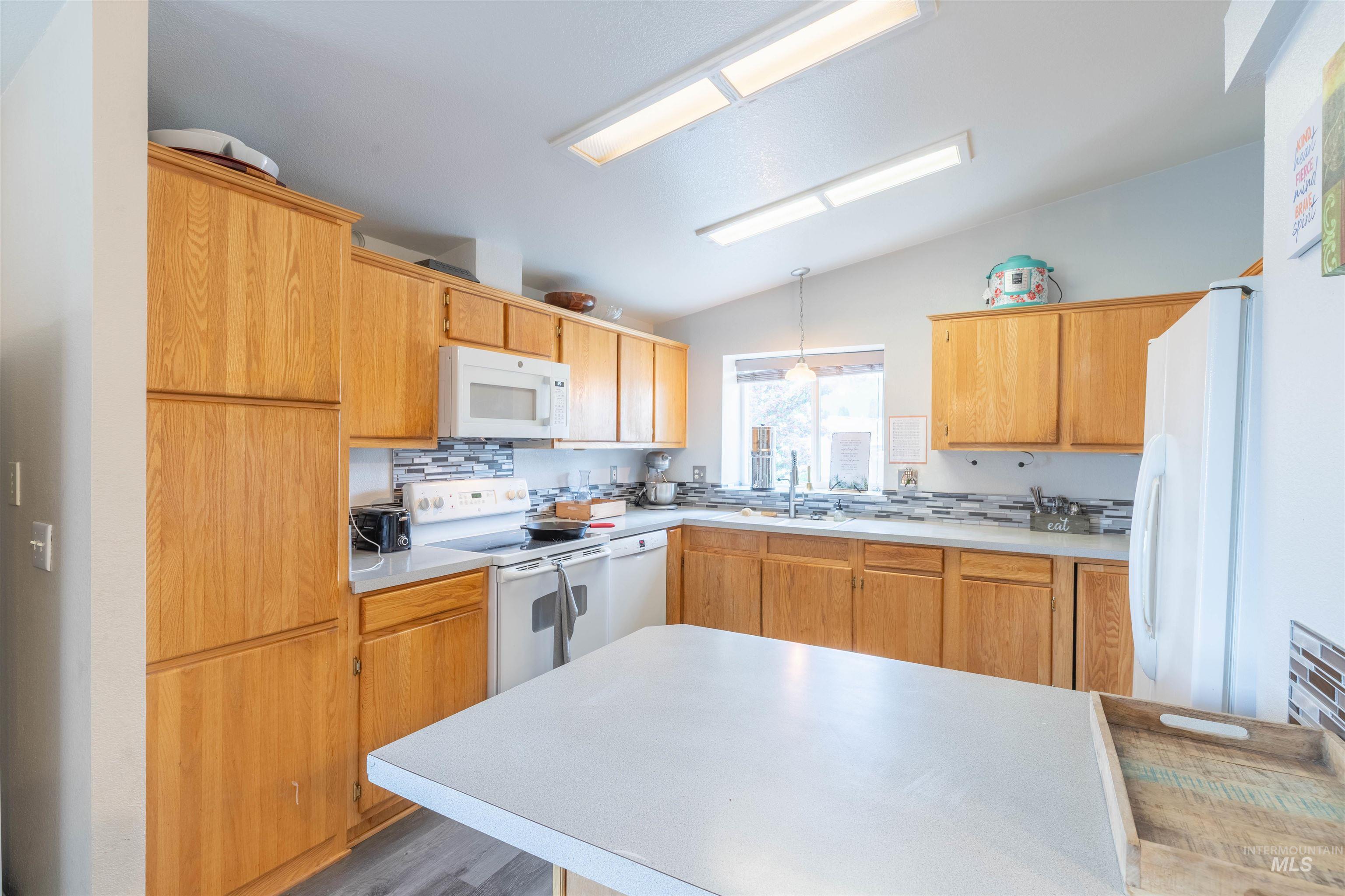 609 N Almon, Moscow, Idaho 83843, 3 Bedrooms, 2 Bathrooms, Residential For Sale, Price $160,000, 98950282