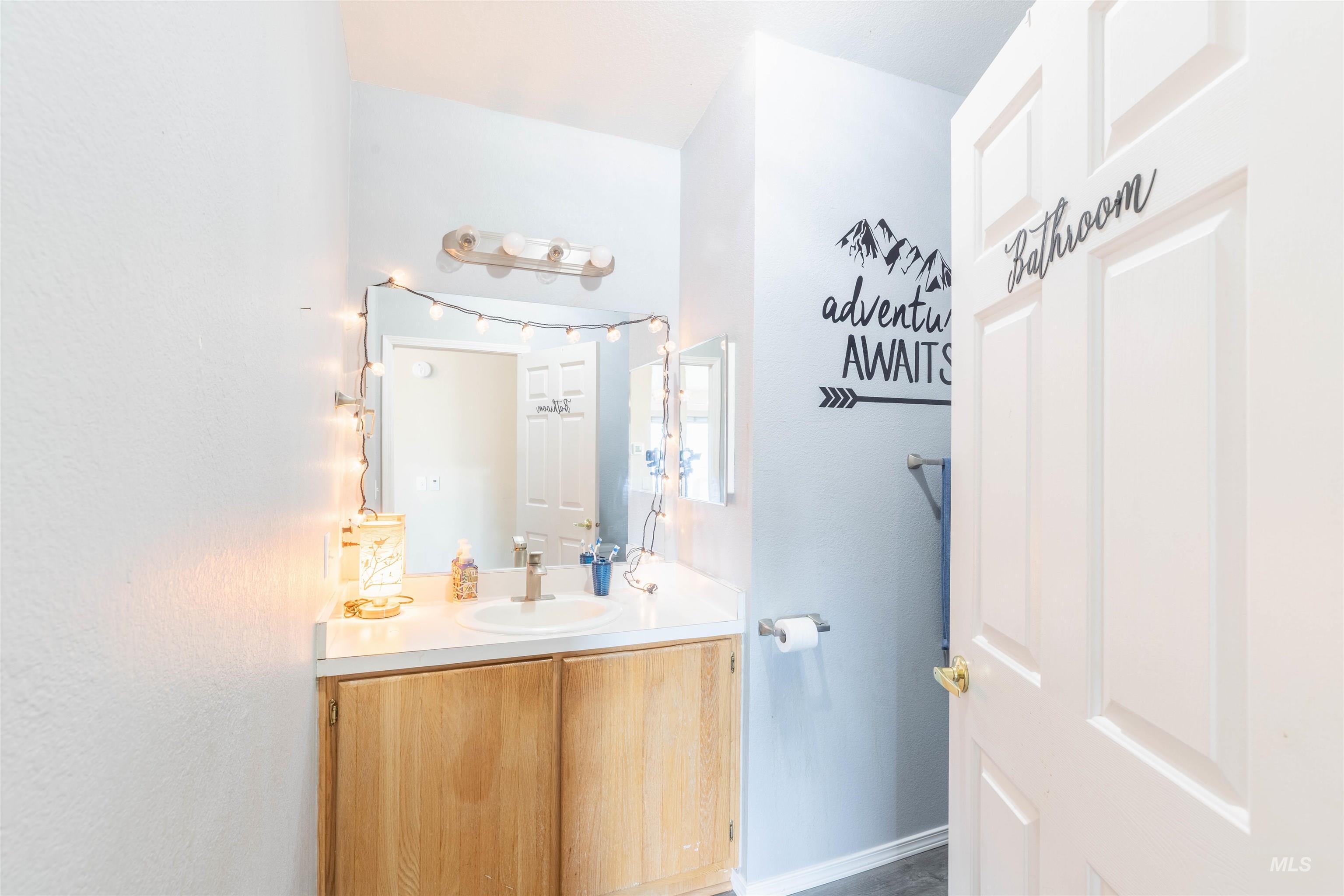 609 N Almon, Moscow, Idaho 83843, 3 Bedrooms, 2 Bathrooms, Residential For Sale, Price $160,000, 98950282